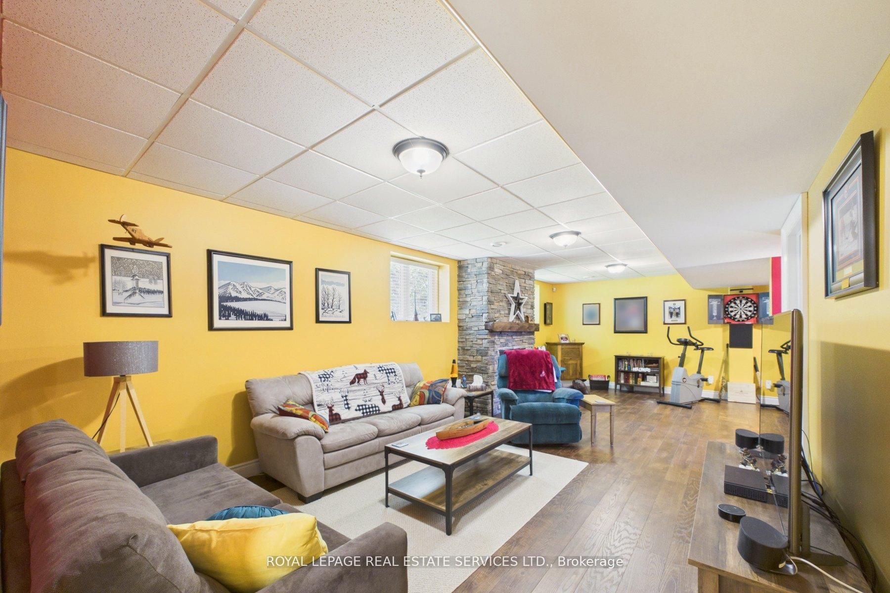 1045 Tower Crescent Property Photo 24