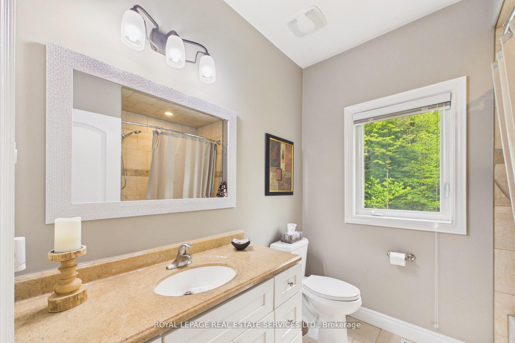 1045 Tower Crescent Property Photo 27