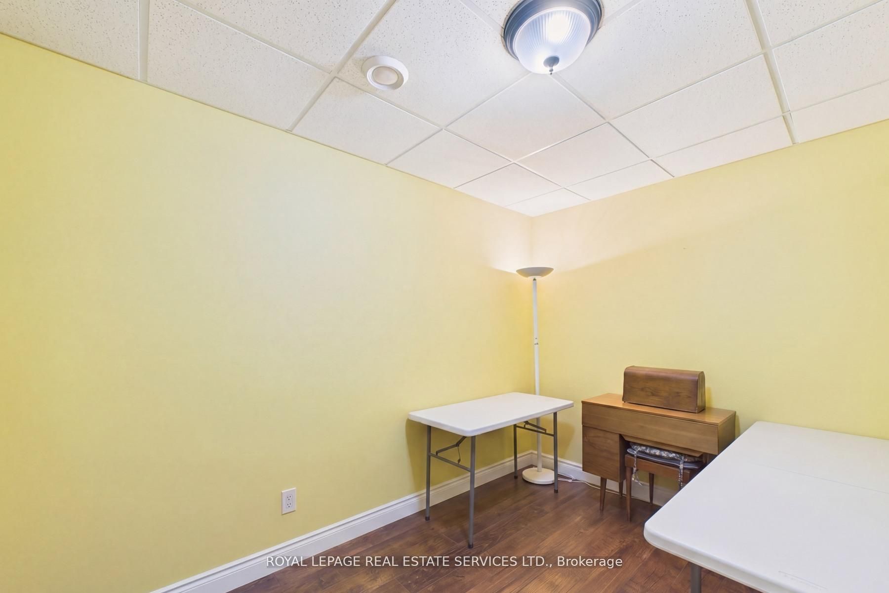 1045 Tower Crescent Property Photo 32
