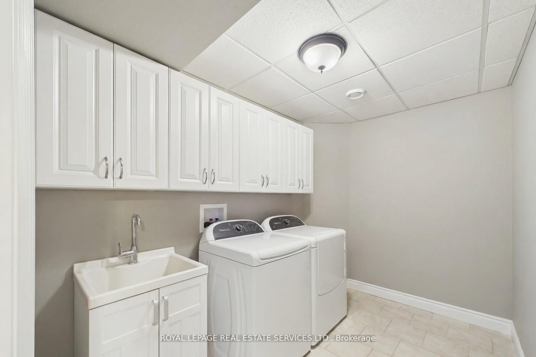 1045 Tower Crescent Property Photo 34