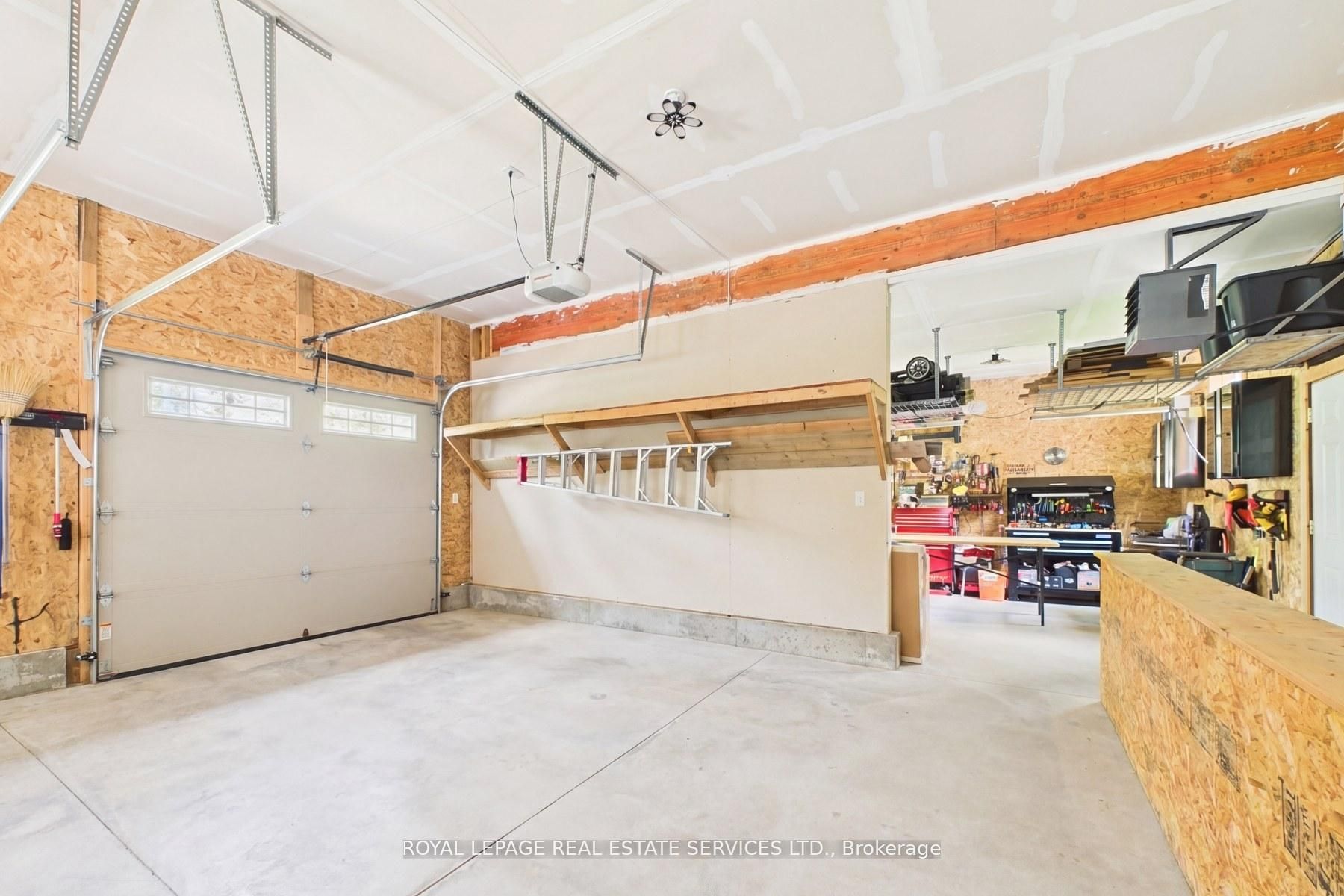 1045 Tower Crescent Property Photo 40