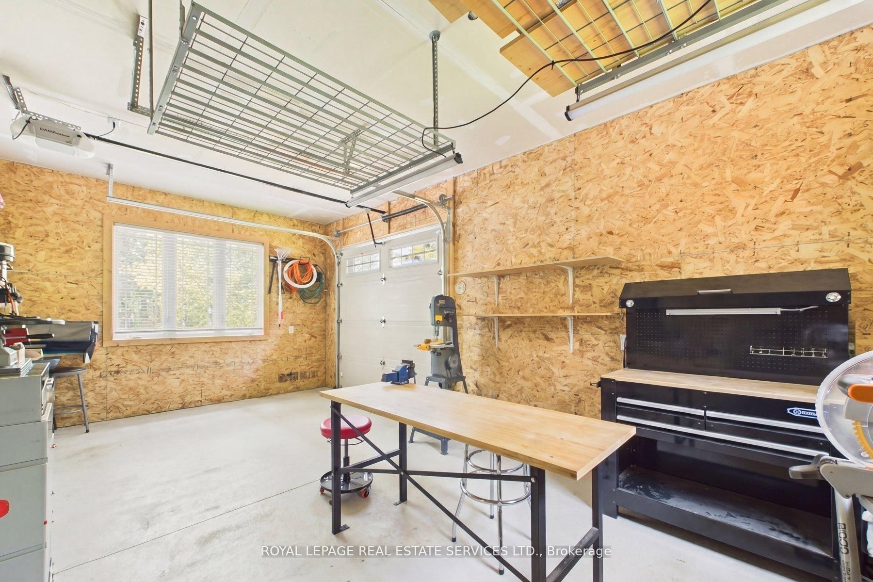 1045 Tower Crescent Property Photo 41