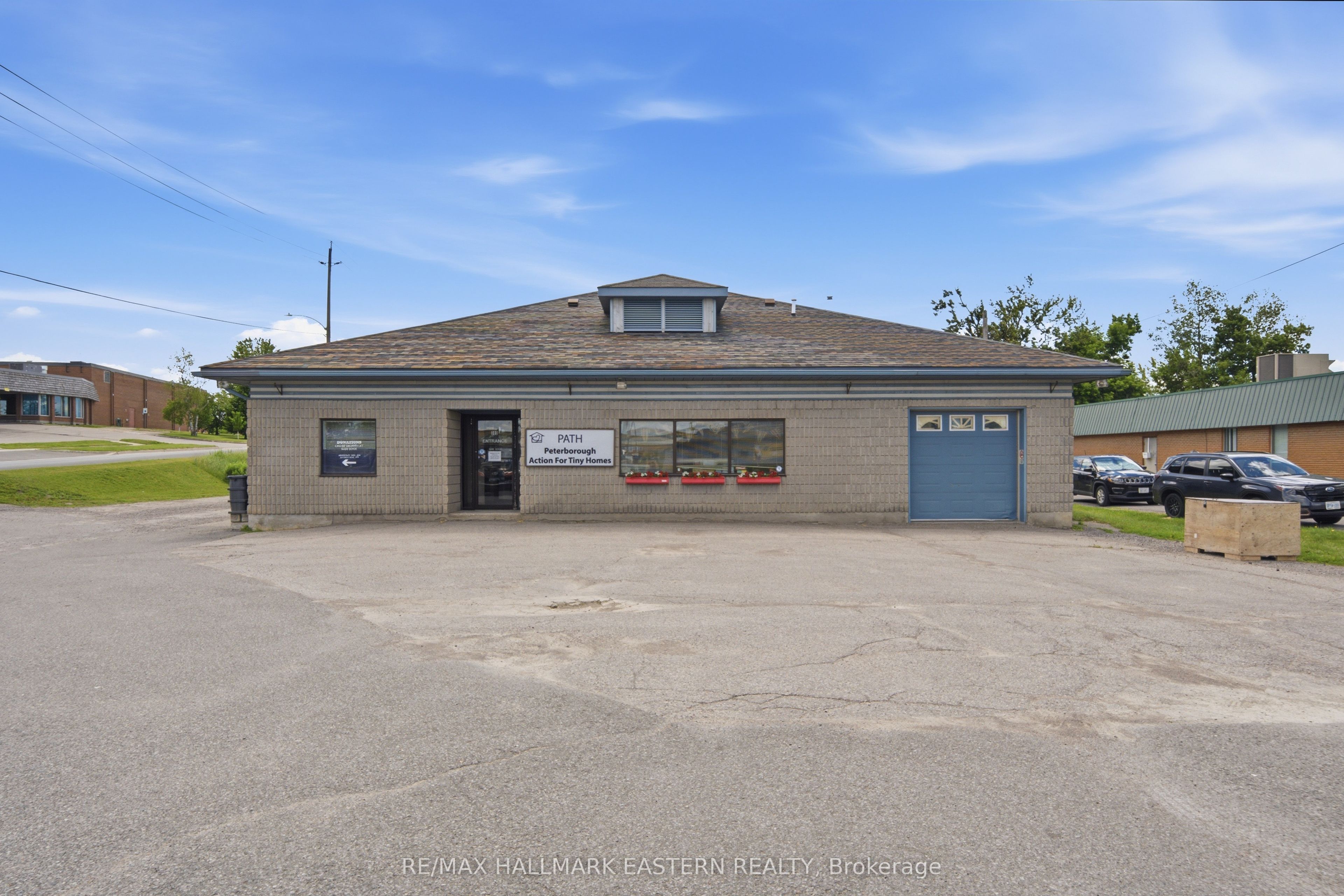 385 Lansdowne Street E Property Photo 1