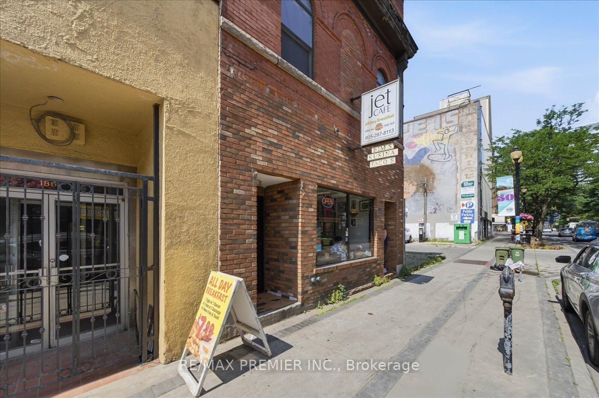 184 King Street E Property Photo 2