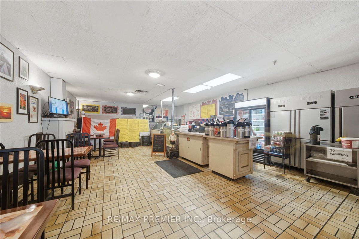 184 King Street E Property Photo 4