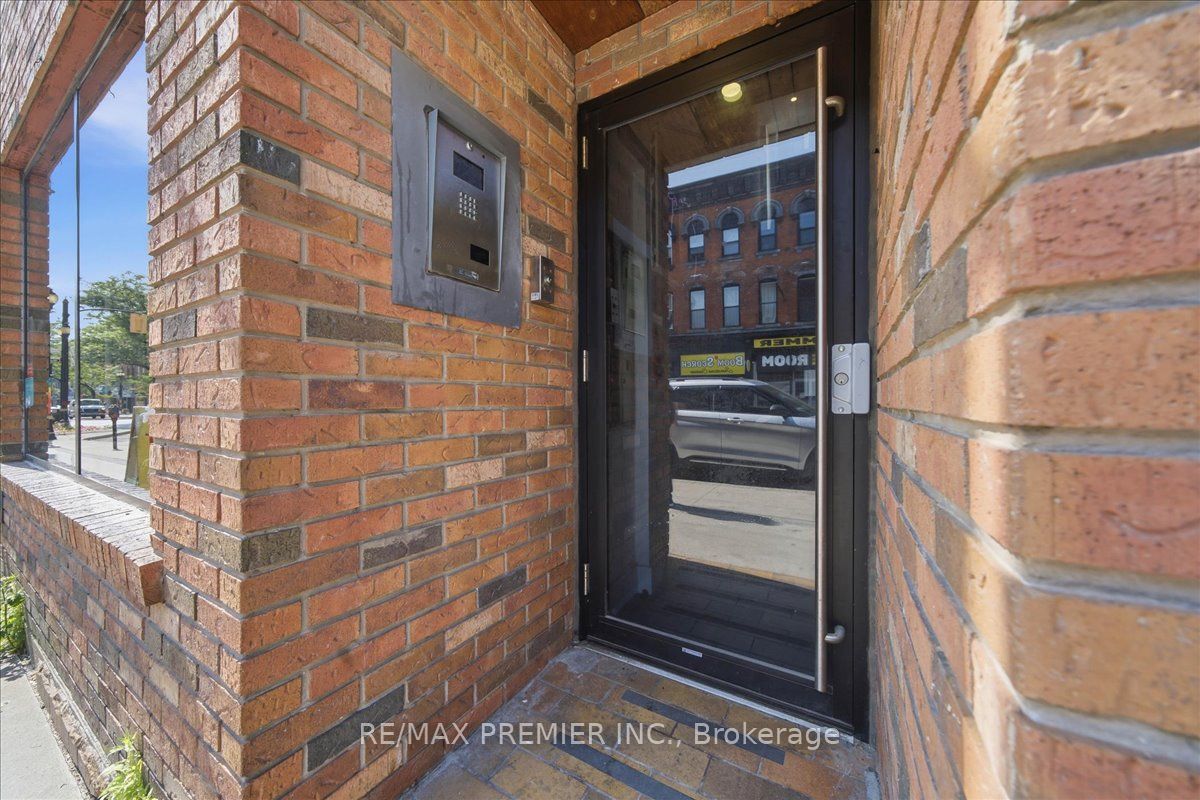 184 King Street E Property Photo 6