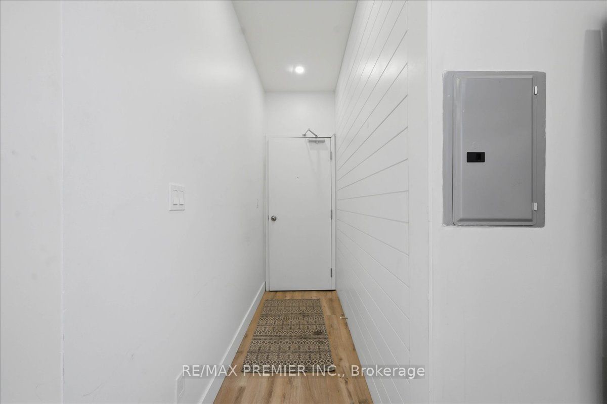 184 King Street E Property Photo 10