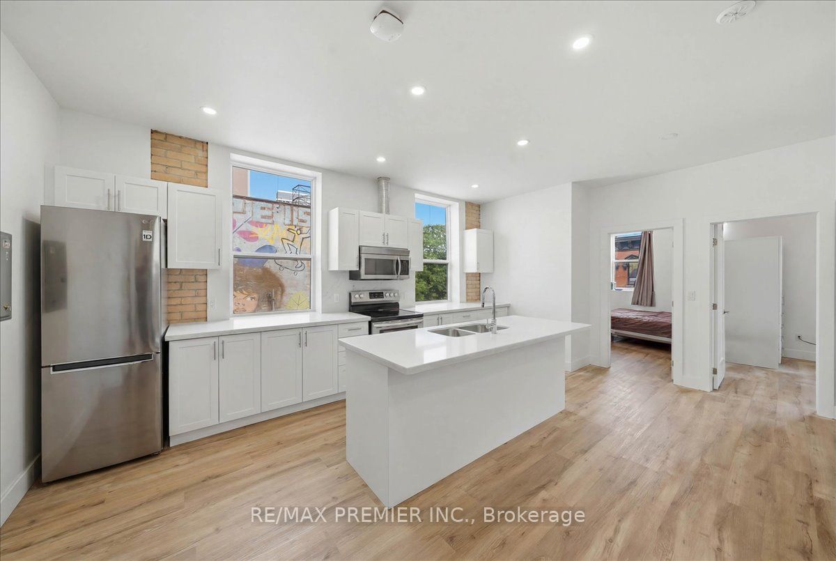184 King Street E Property Photo 11
