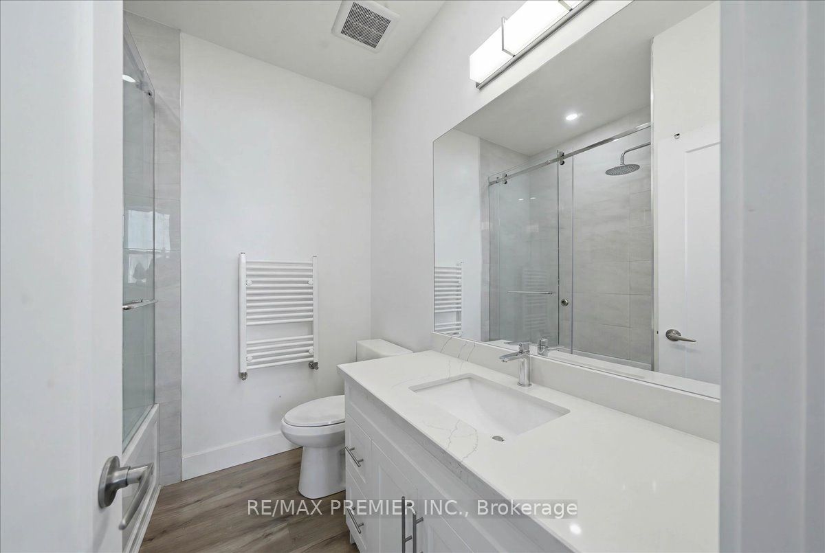 184 King Street E Property Photo 14