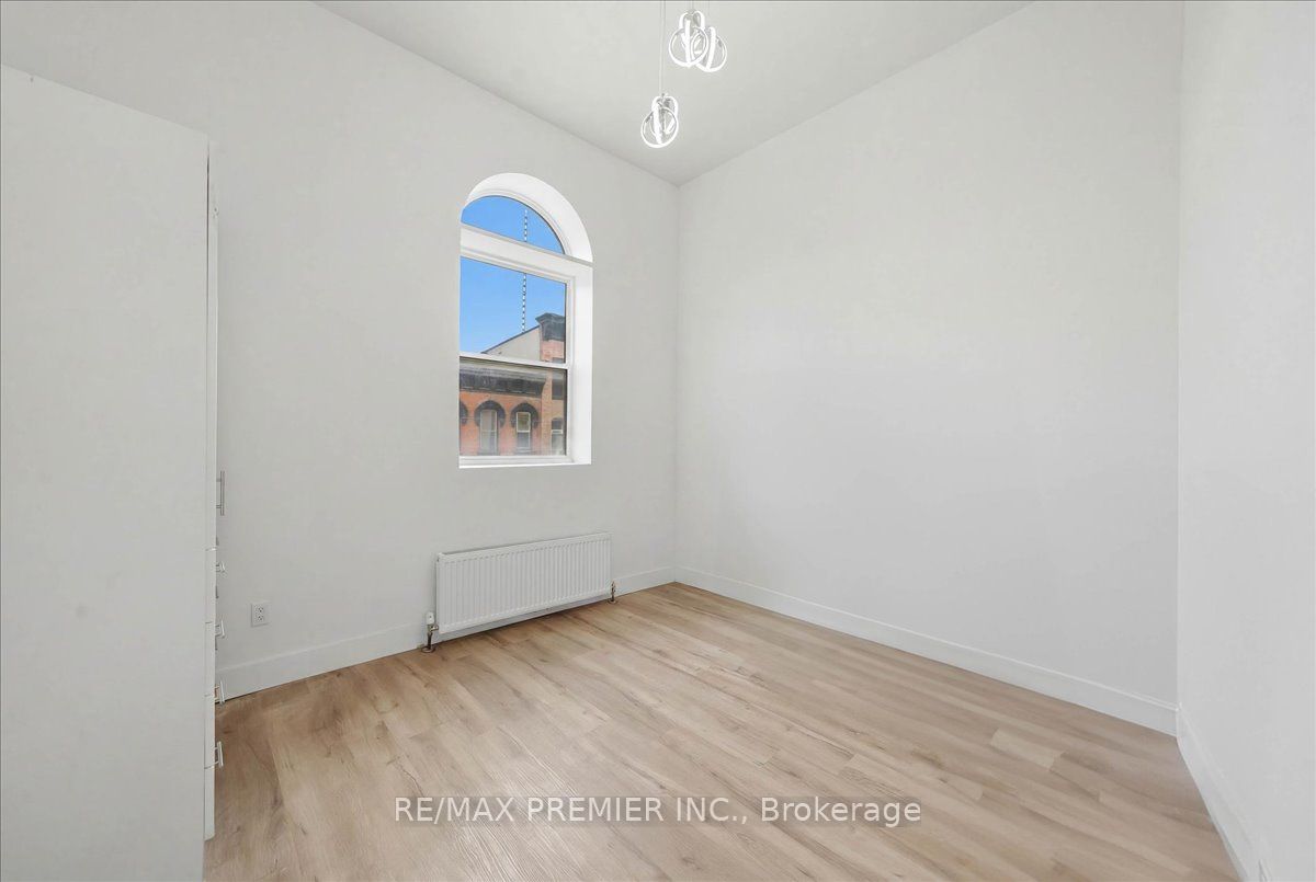 184 King Street E Property Photo 15