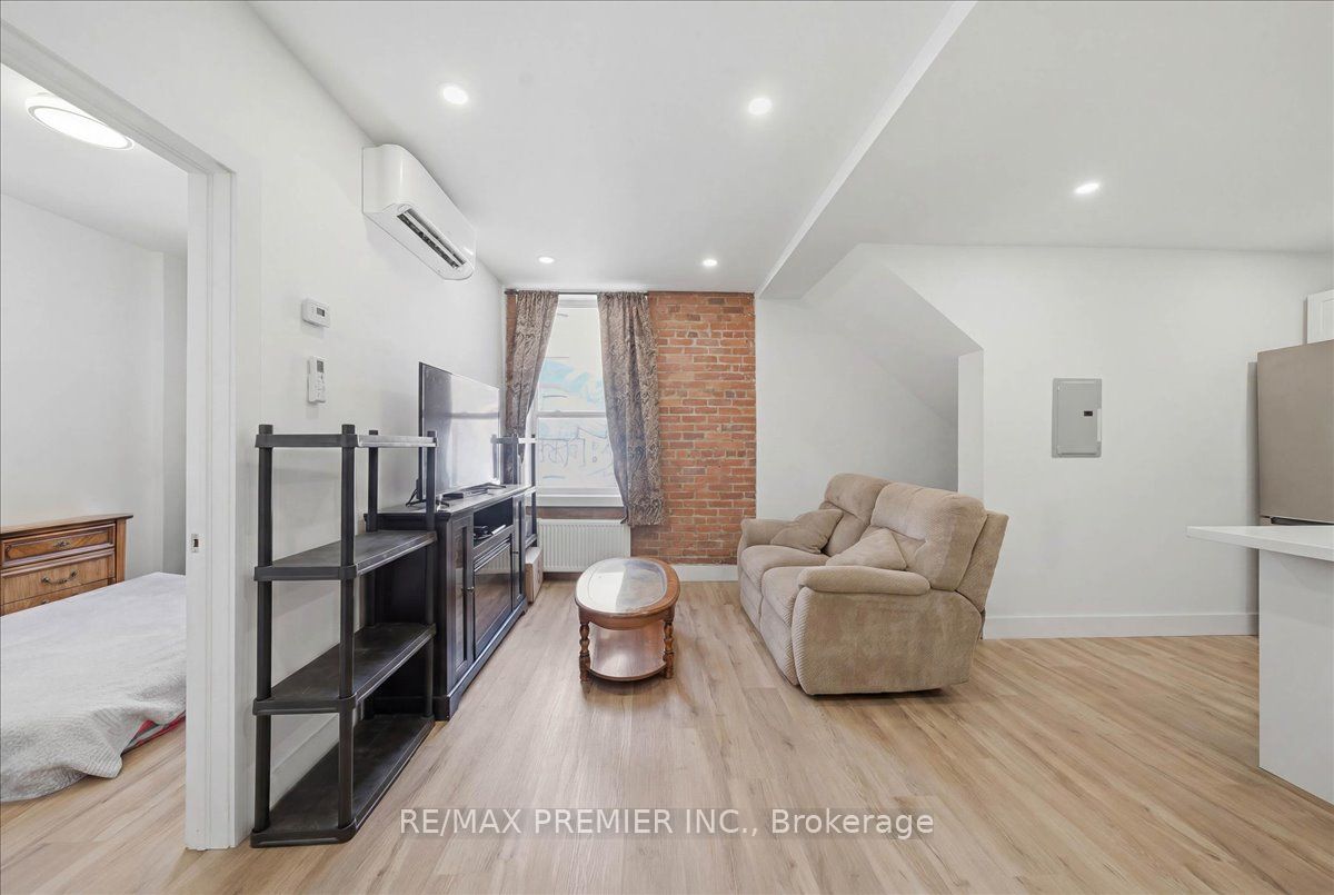 184 King Street E Property Photo 22