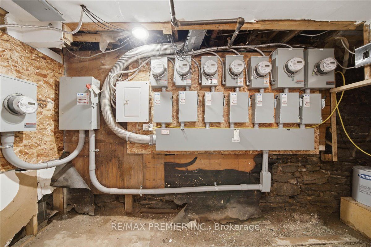 184 King Street E Property Photo 25