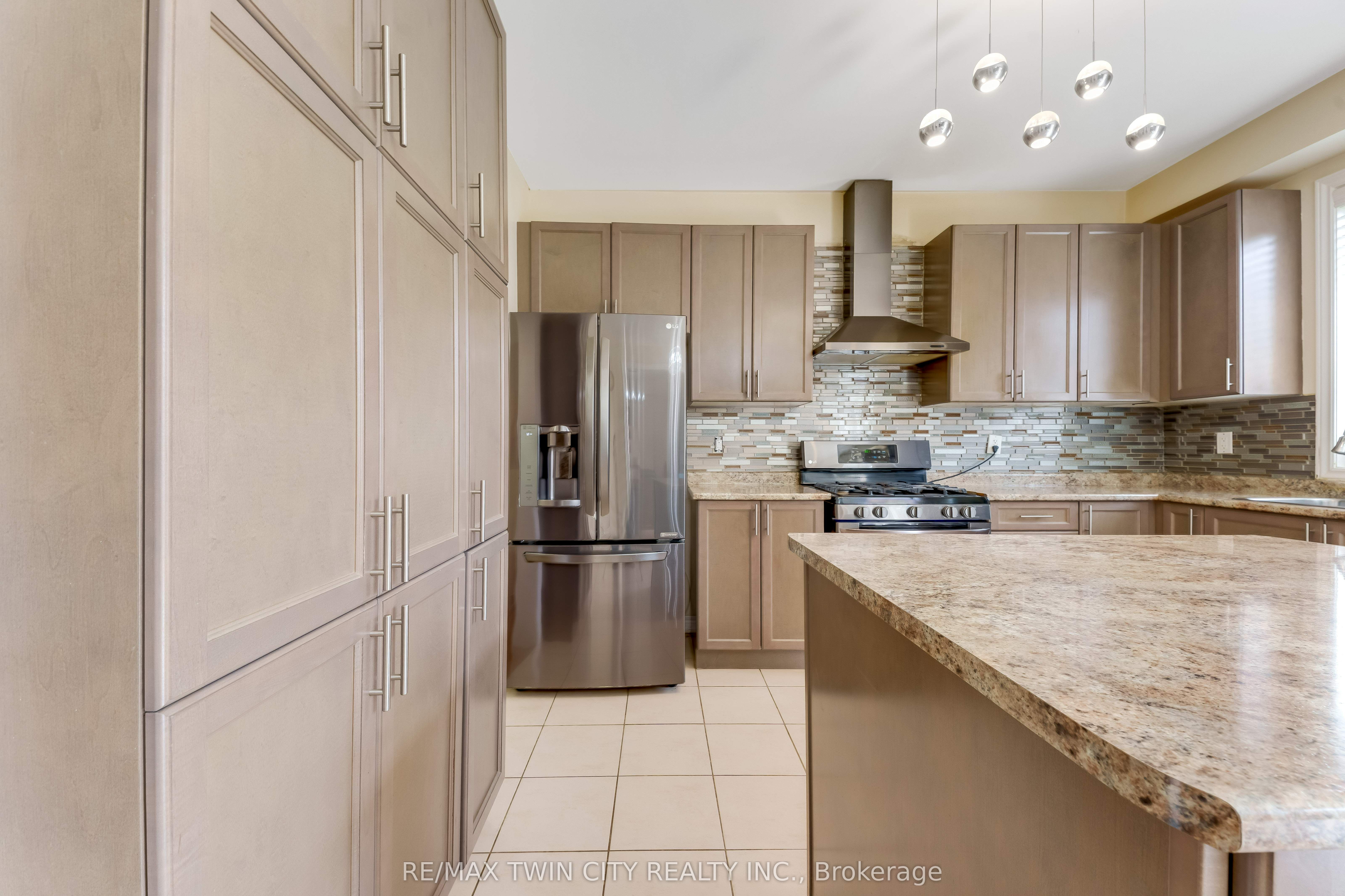 667 Linden Drive Property Photo 8