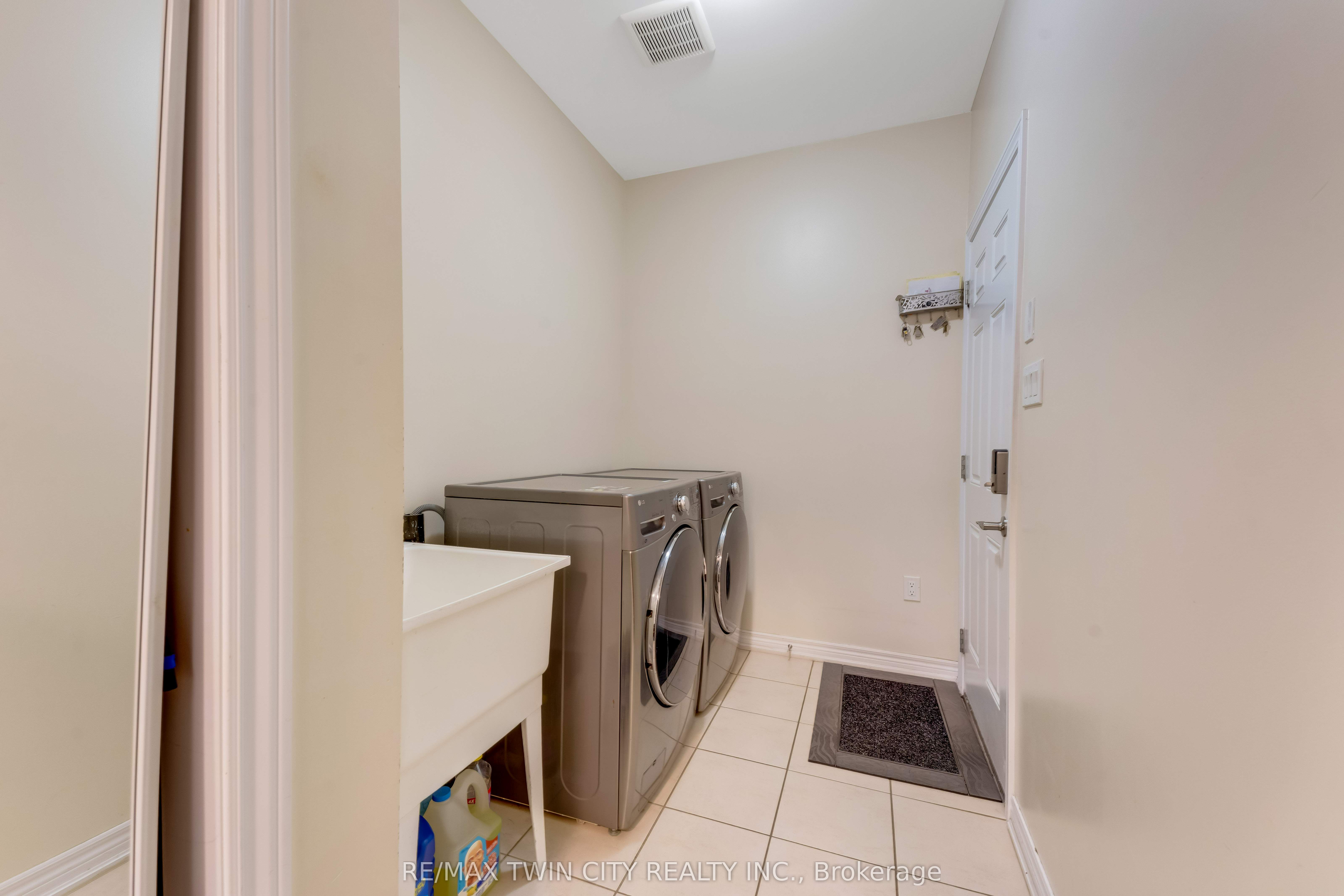 667 Linden Drive Property Photo 16
