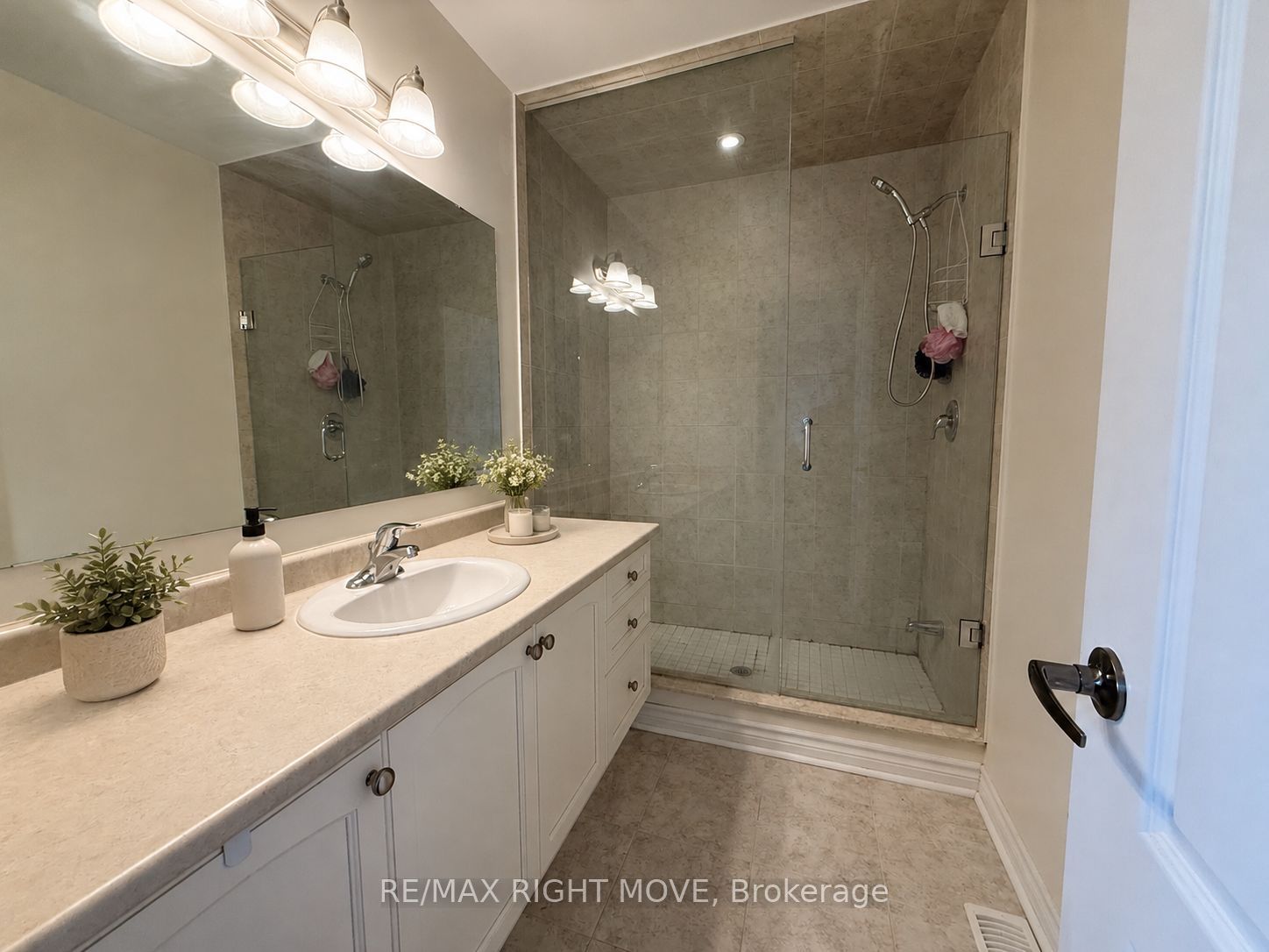 41 Primeau Crescent Property Photo 12