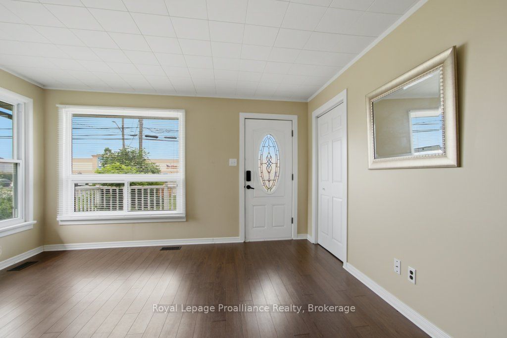 395 Sidney Street Property Photo 4