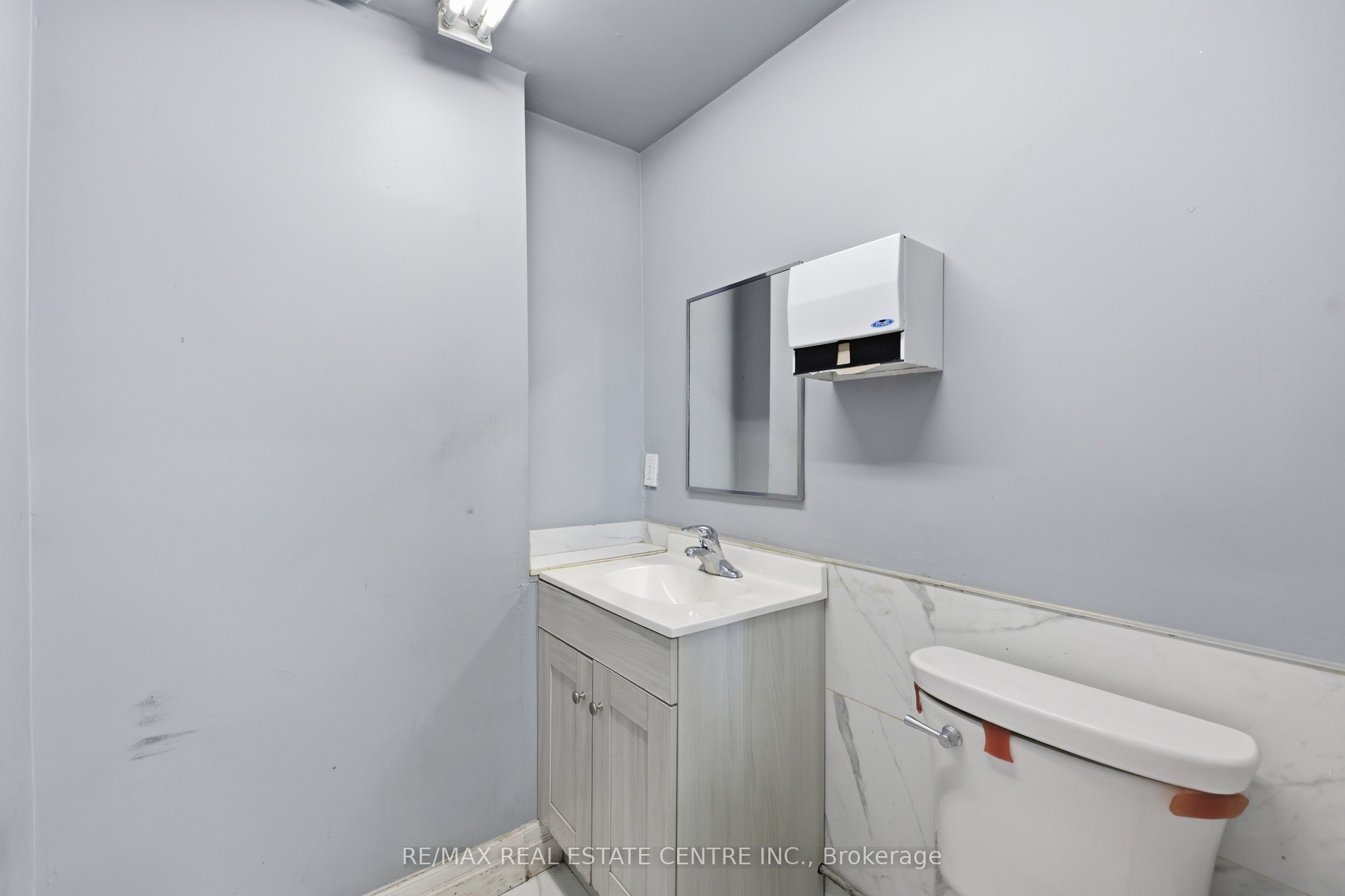 239 York Boulevard Property Photo 30