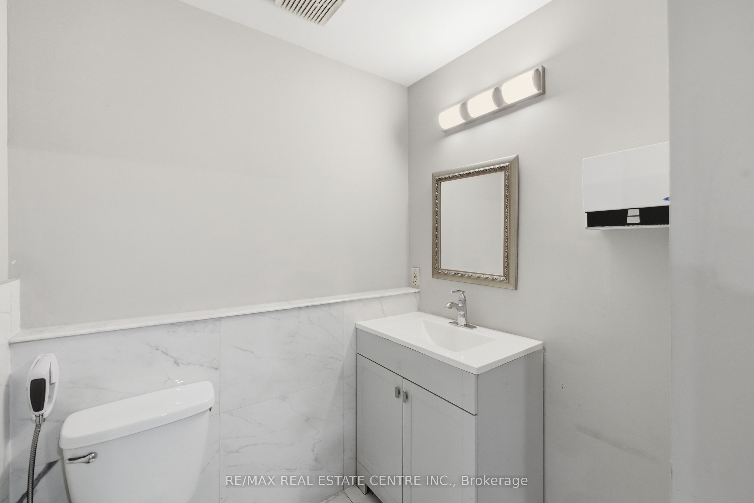 239 York Boulevard Property Photo 41