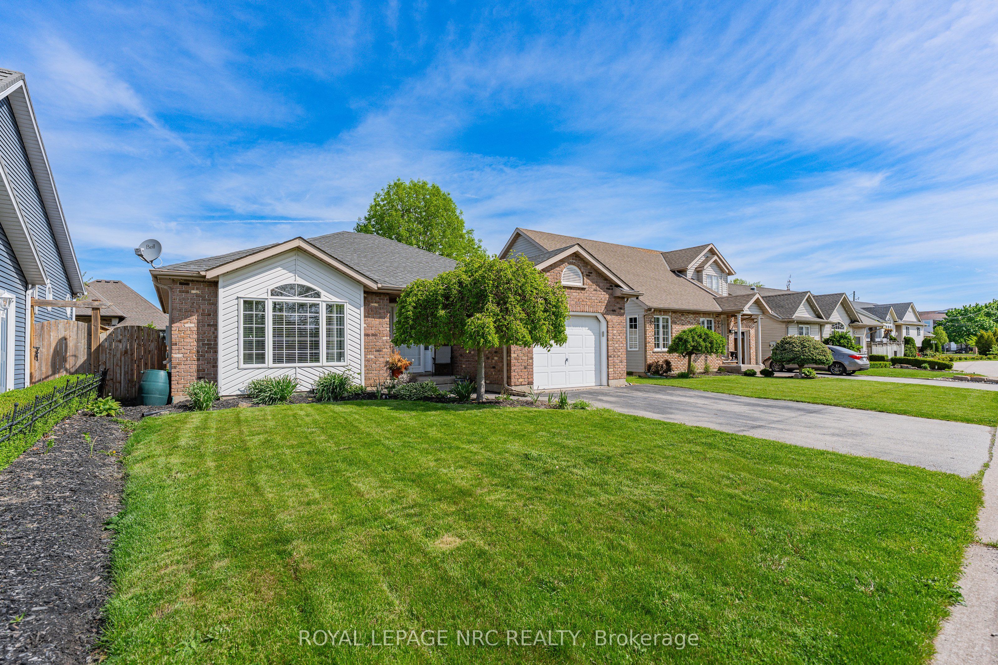 1052 Vansickle Road N Property Photo 3