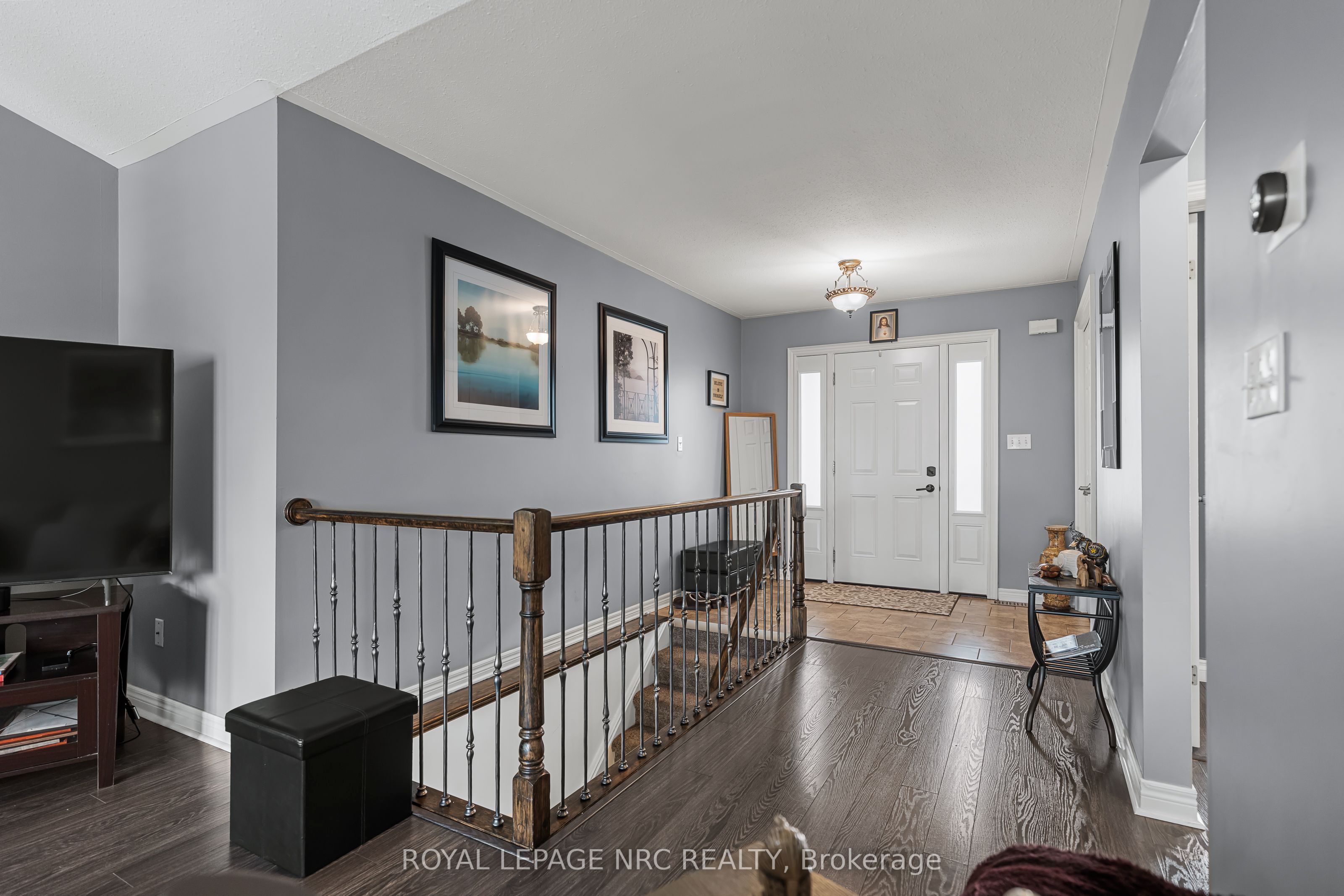 1052 Vansickle Road N Property Photo 5
