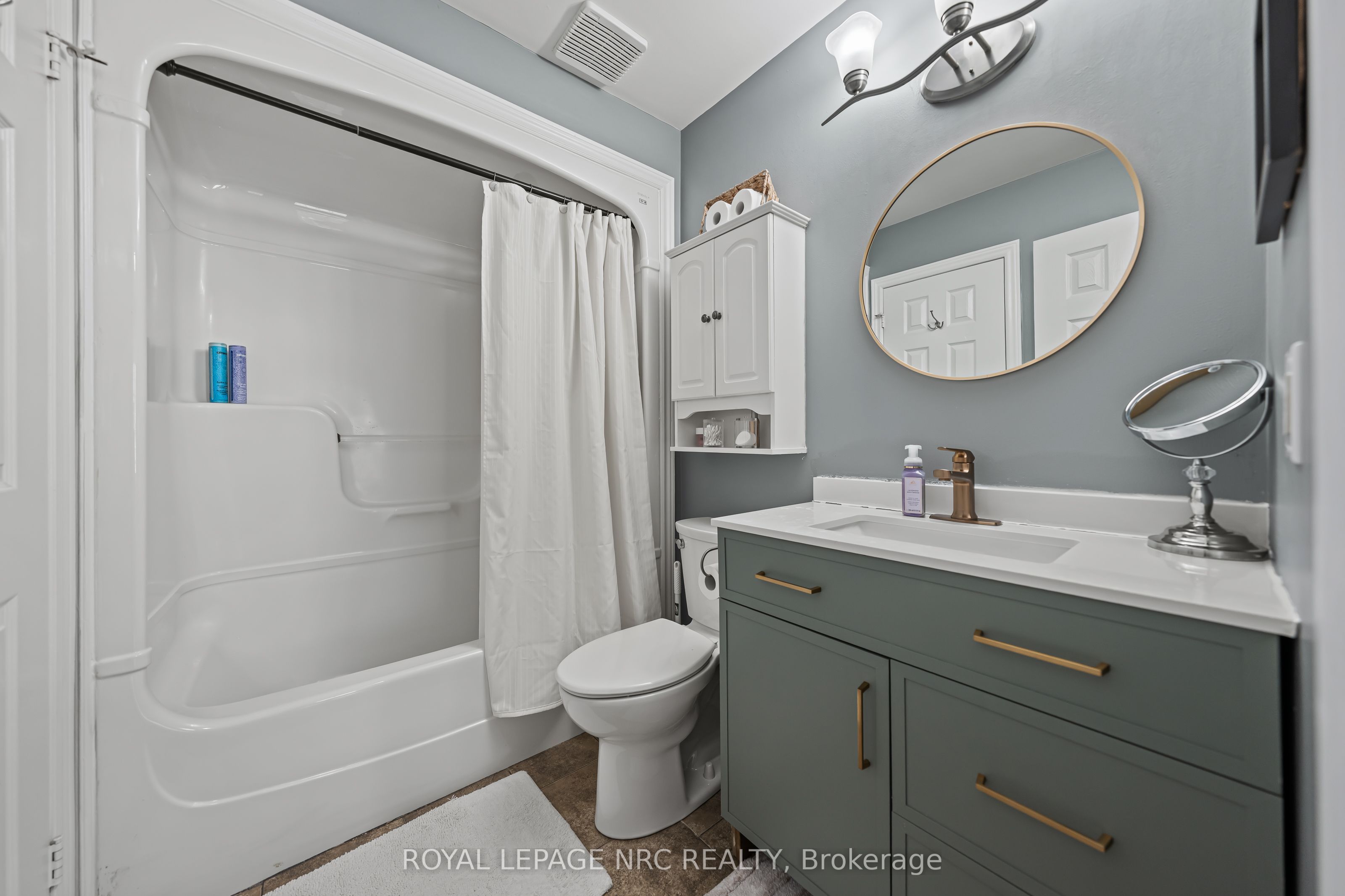 1052 Vansickle Road N Property Photo 23