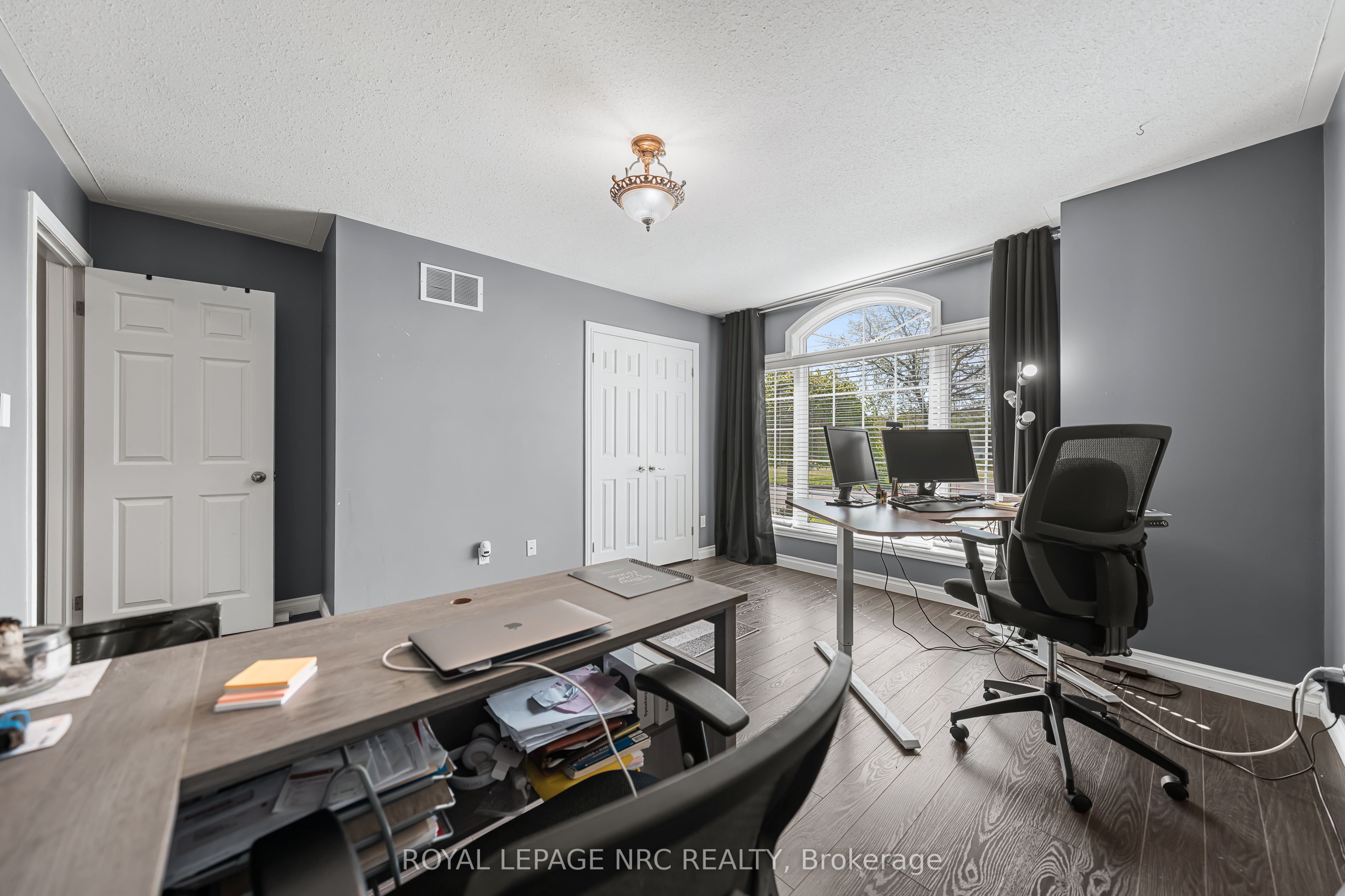 1052 Vansickle Road N Property Photo 26