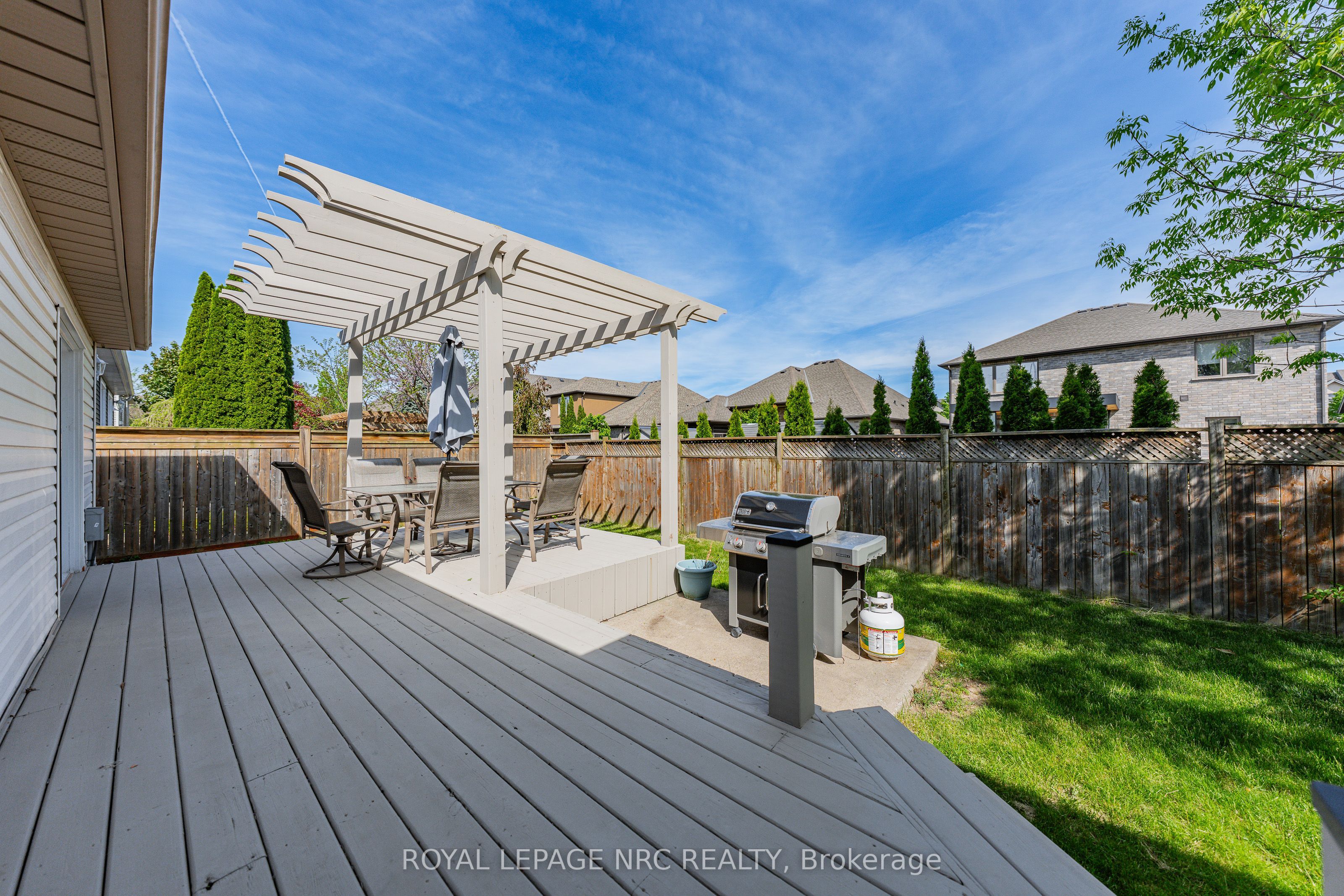 1052 Vansickle Road N Property Photo 36