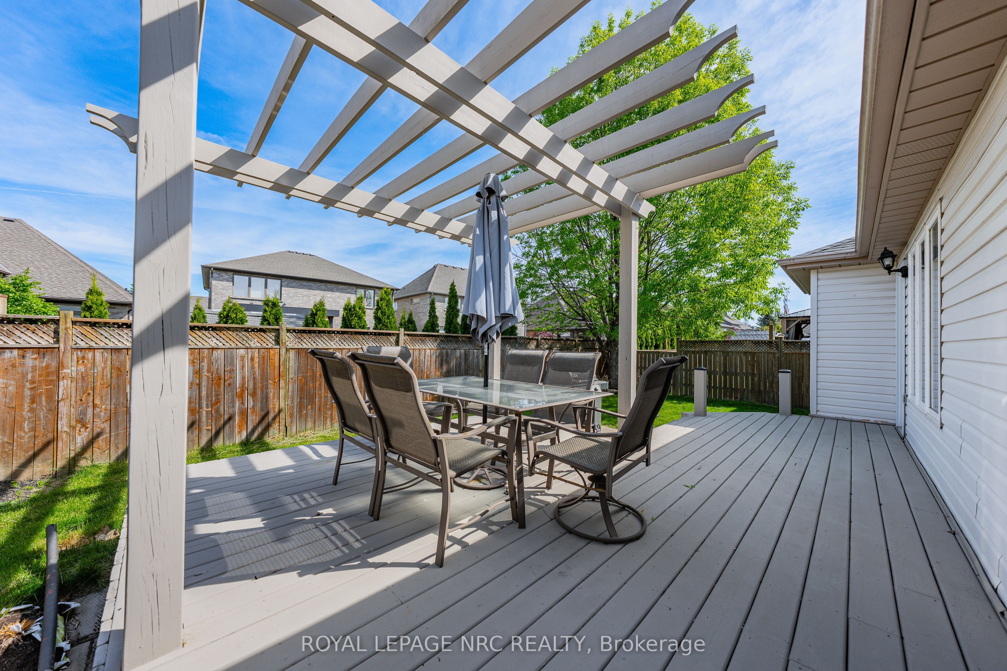1052 Vansickle Road N Property Photo 37