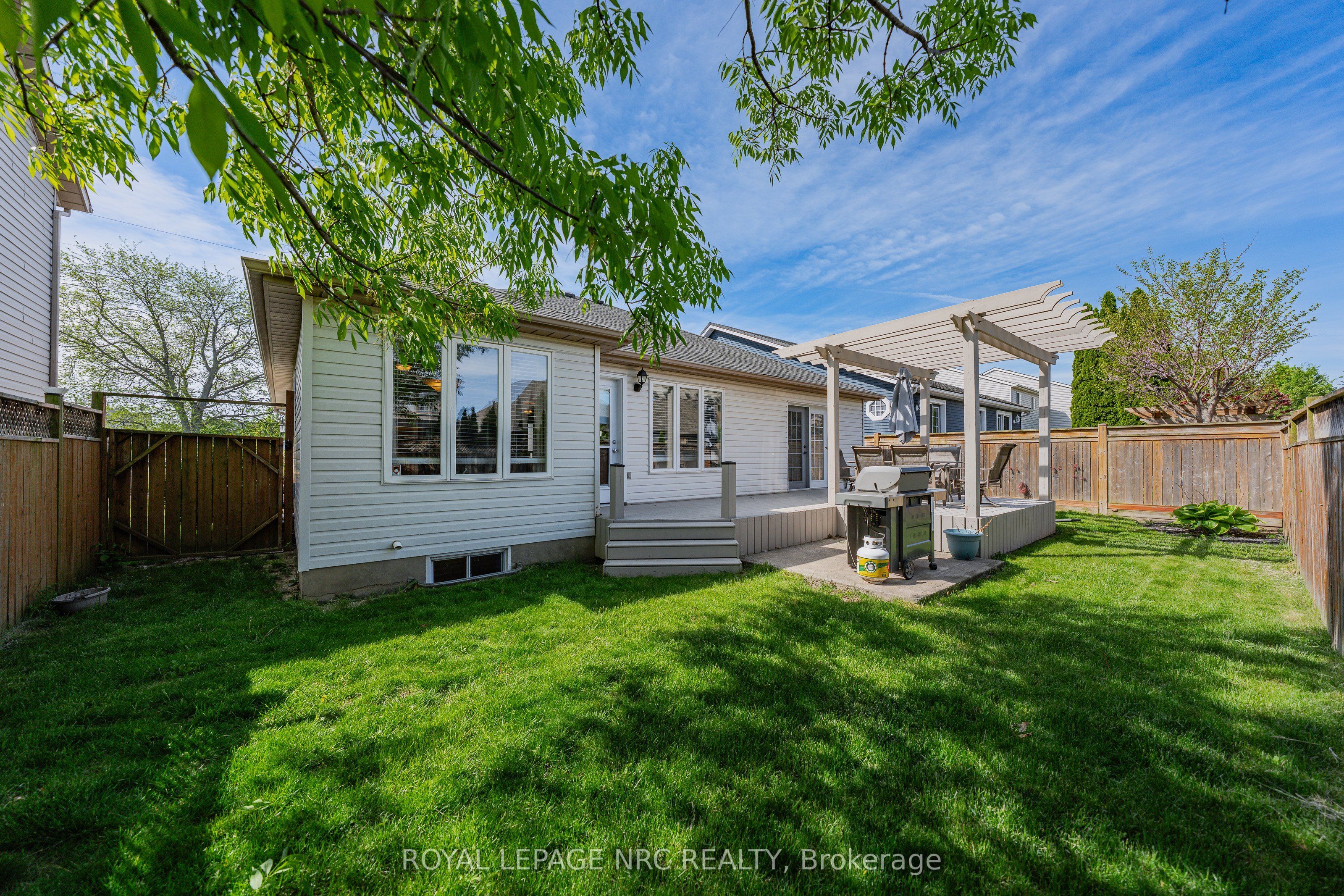 1052 Vansickle Road N Property Photo 38