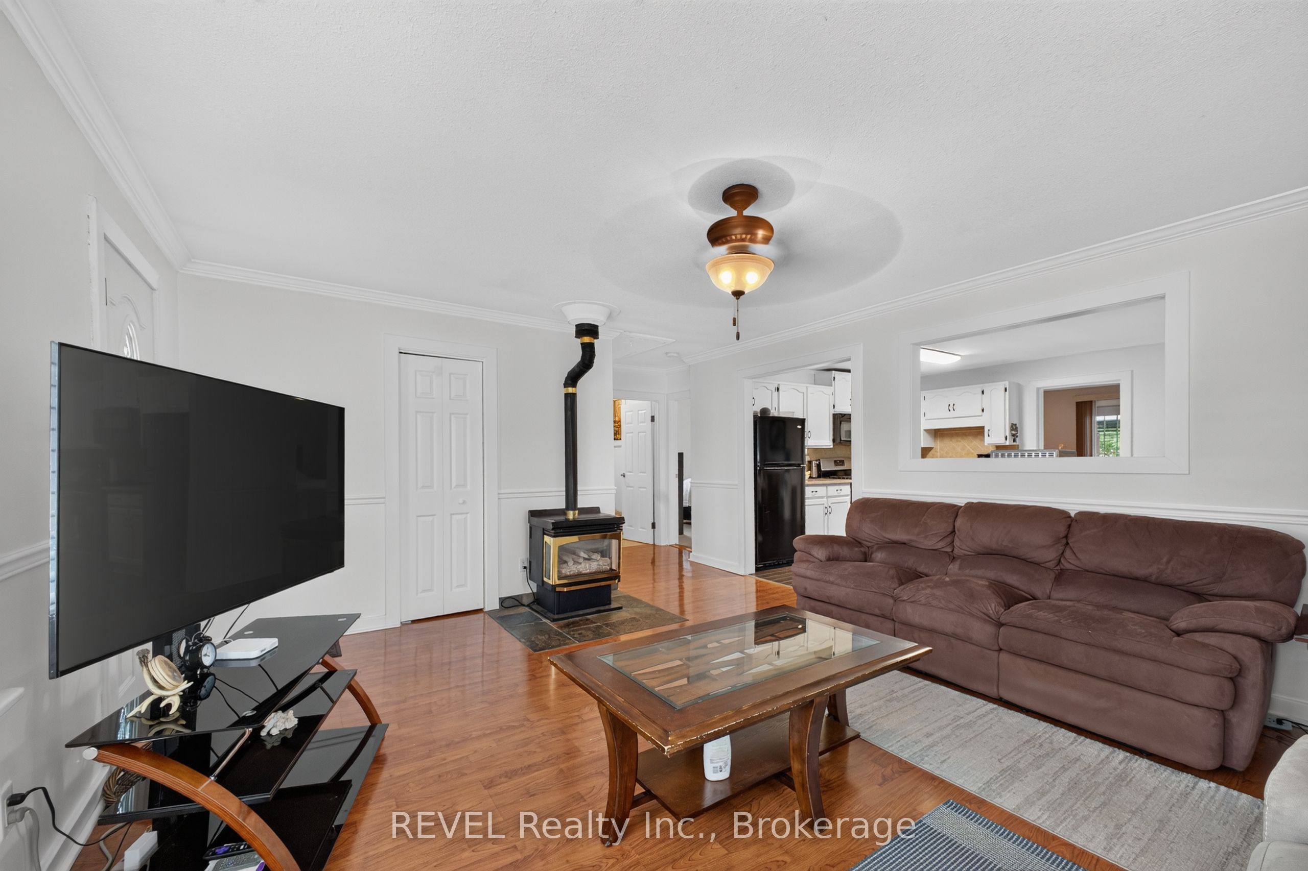 3262 Young Avenue Property Photo 10