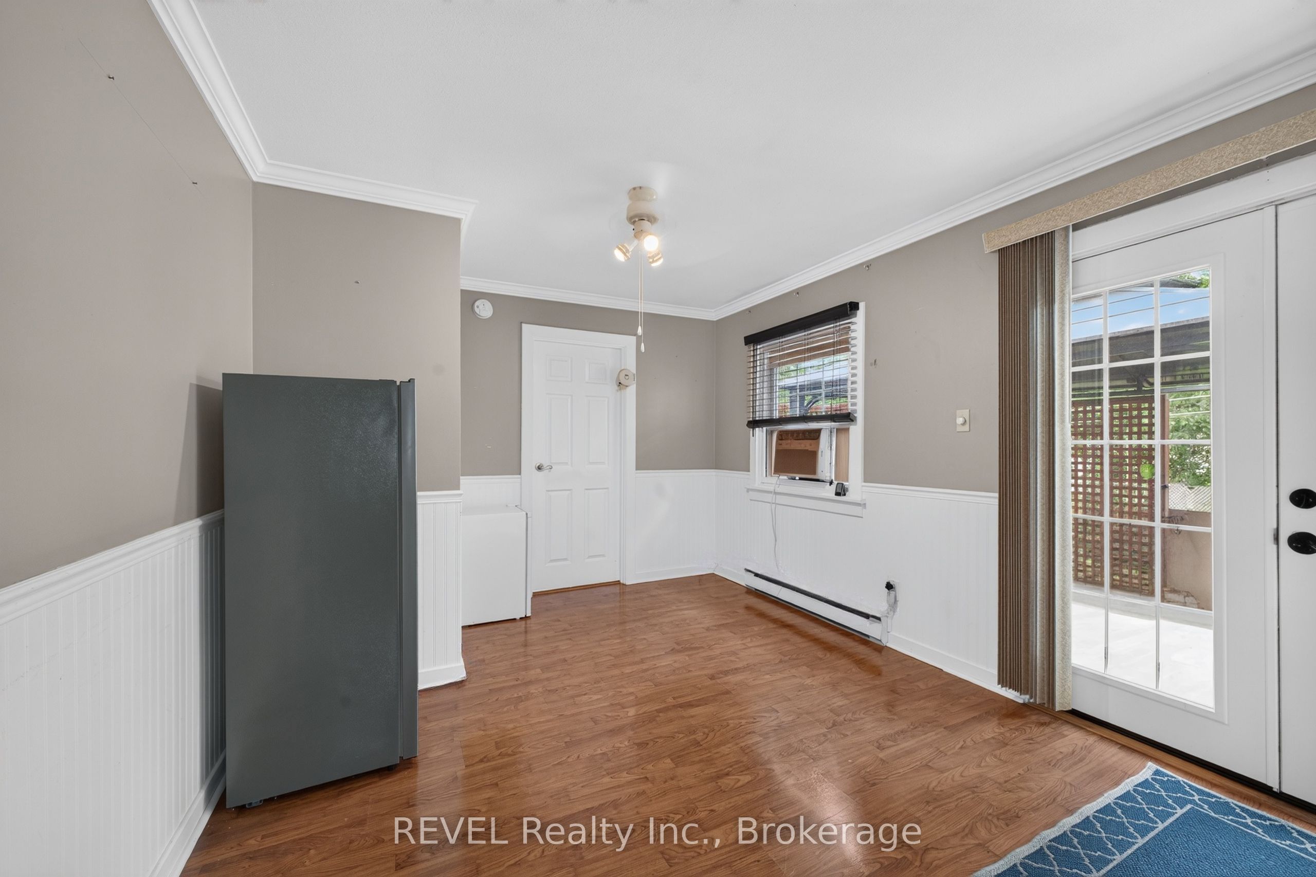 3262 Young Avenue Property Photo 11