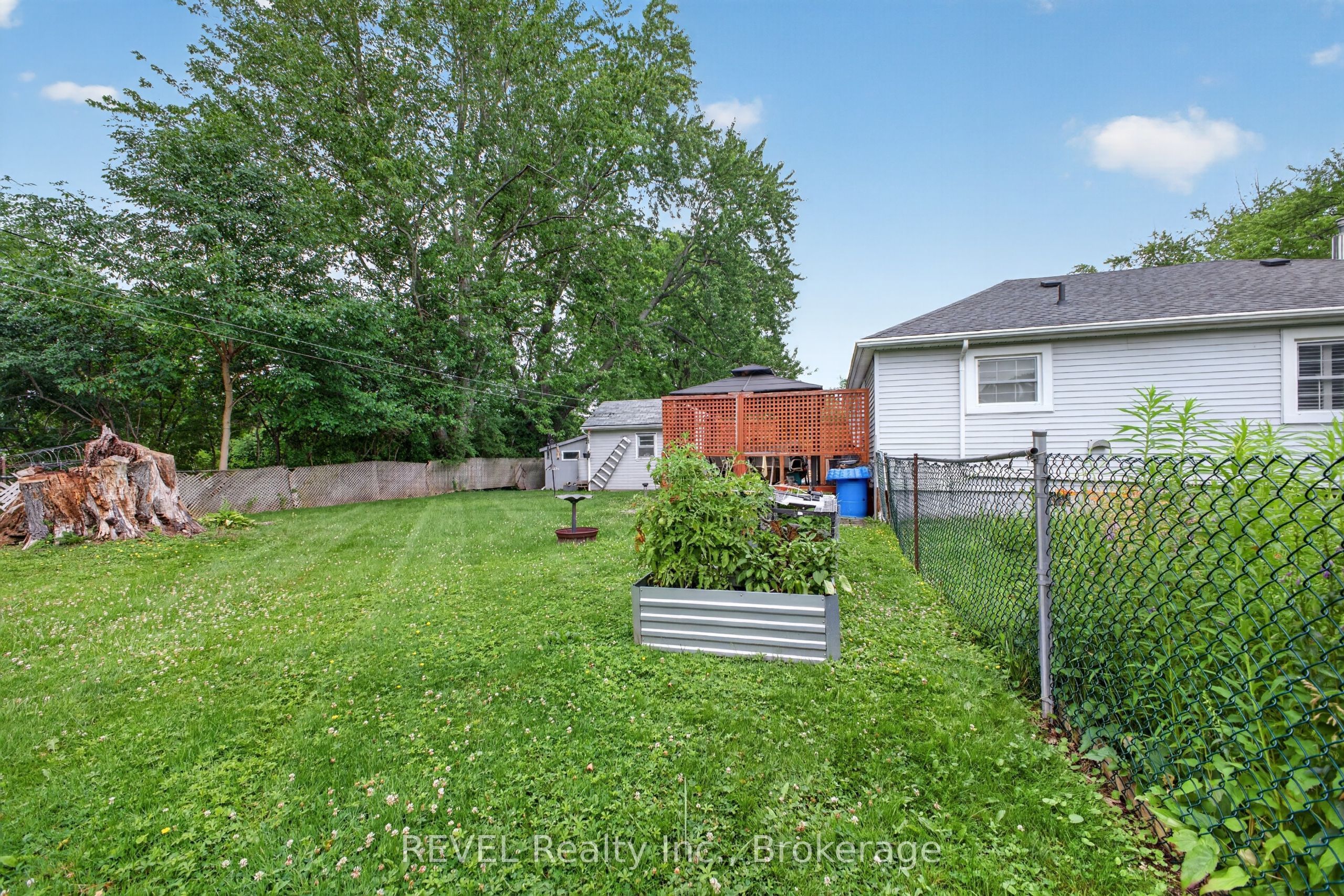 3262 Young Avenue Property Photo 20
