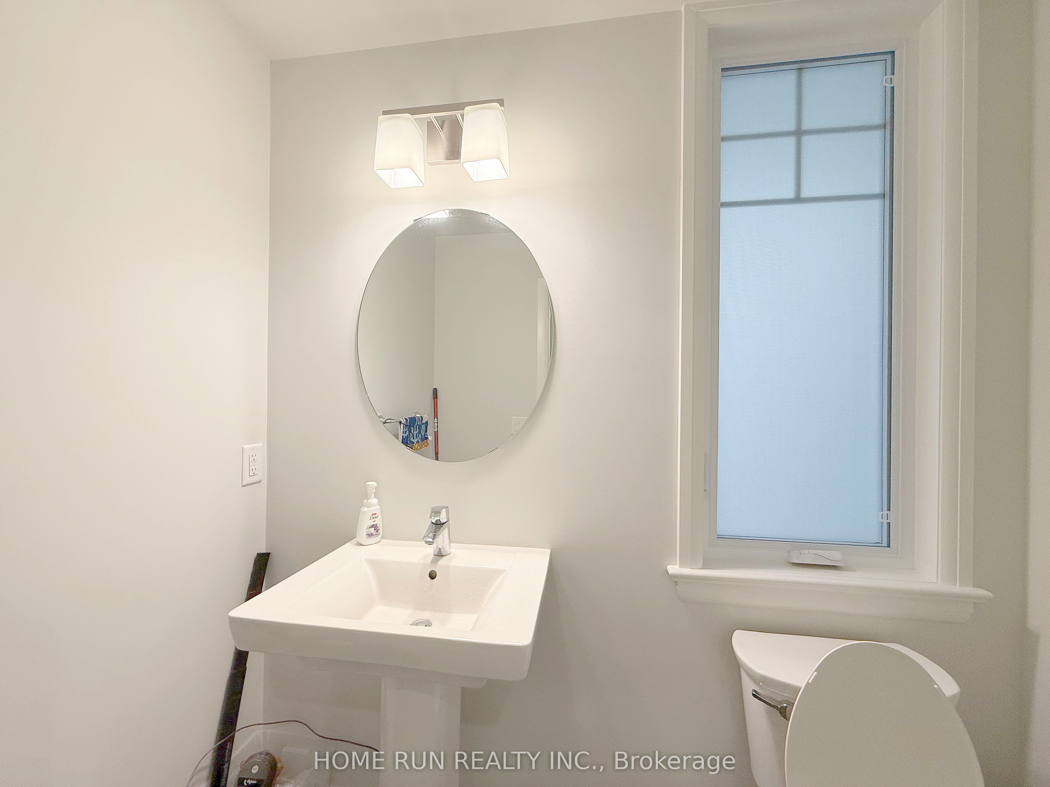 322 Lysander Place Property Photo 5