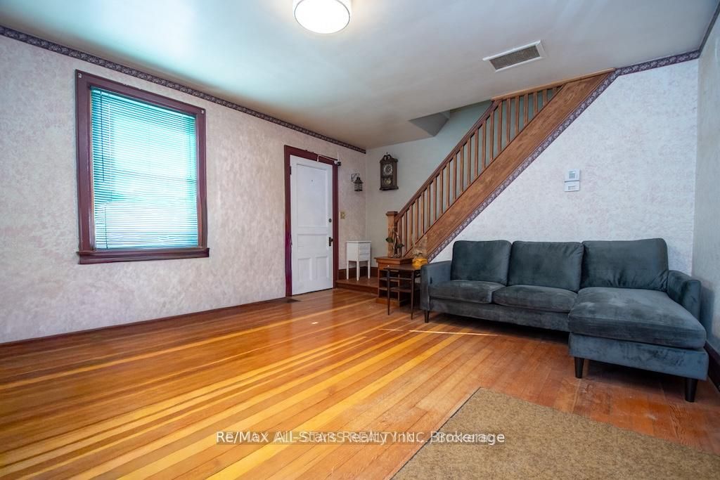1463 Highway 7a Property Photo 7