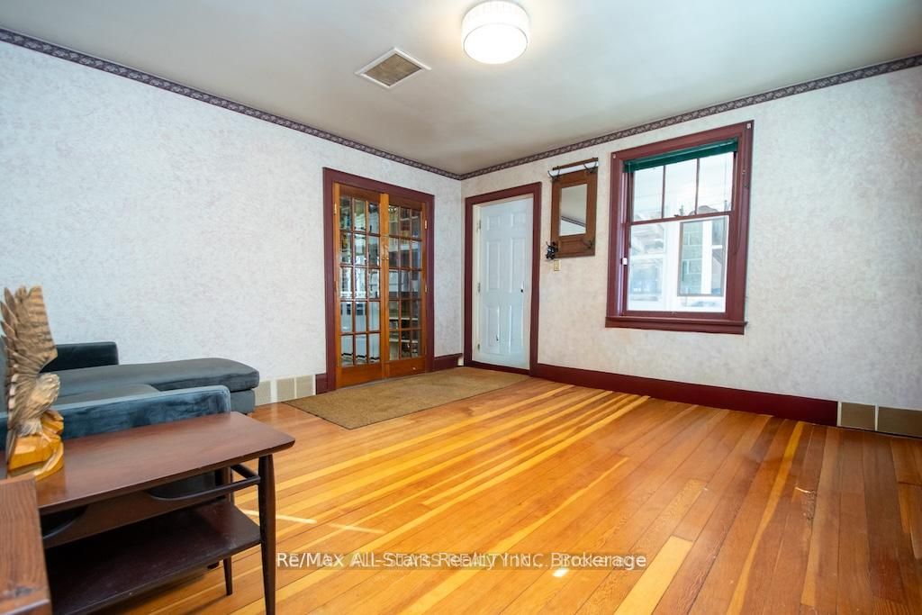 1463 Highway 7a Property Photo 8