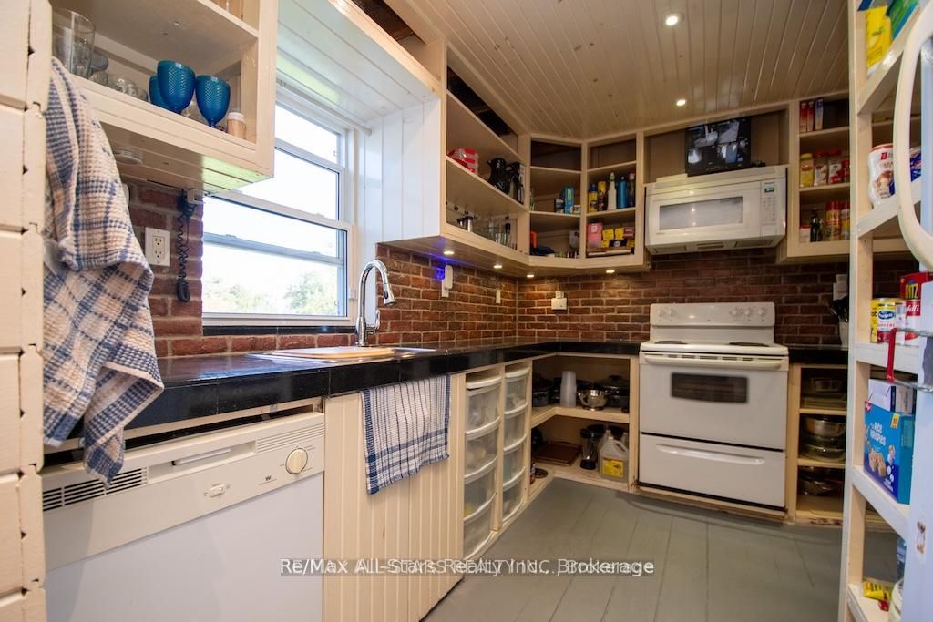 1463 Highway 7a Property Photo 10