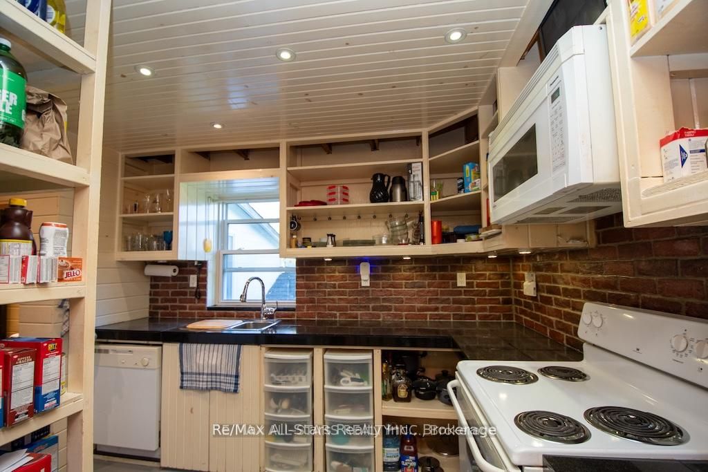 1463 Highway 7a Property Photo 11