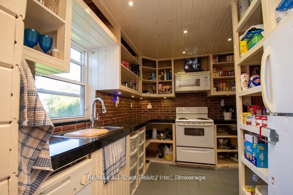 1463 Highway 7a Property Photo 13