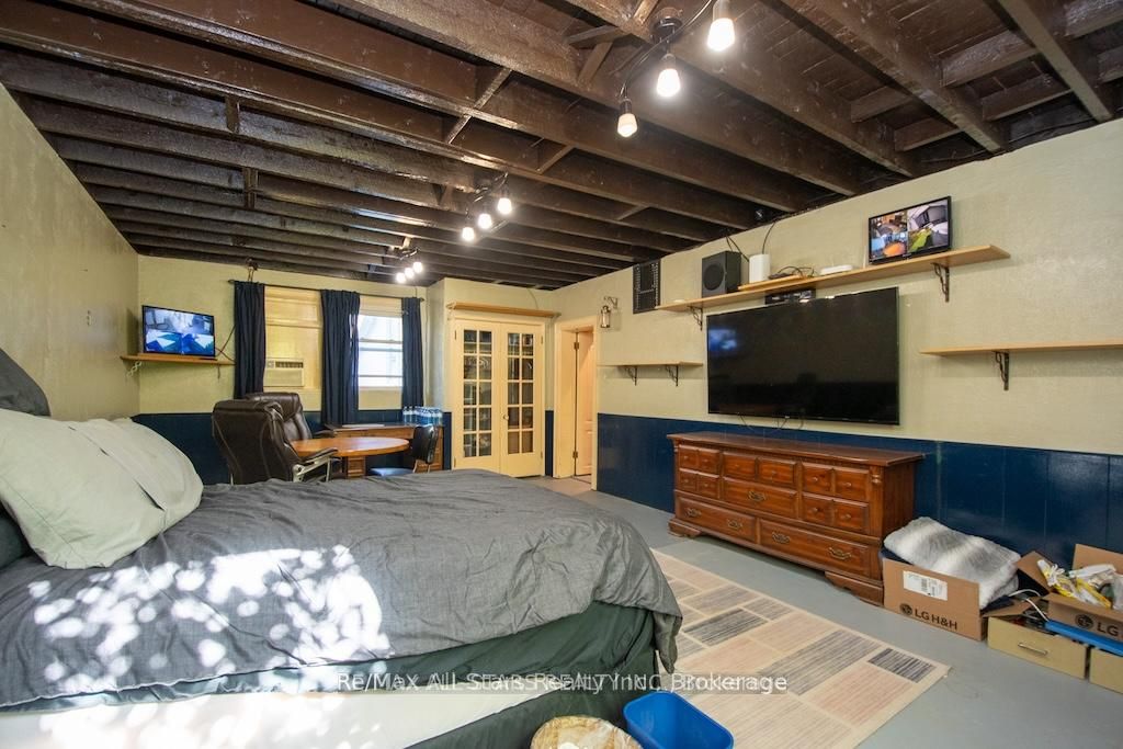 1463 Highway 7a Property Photo 16