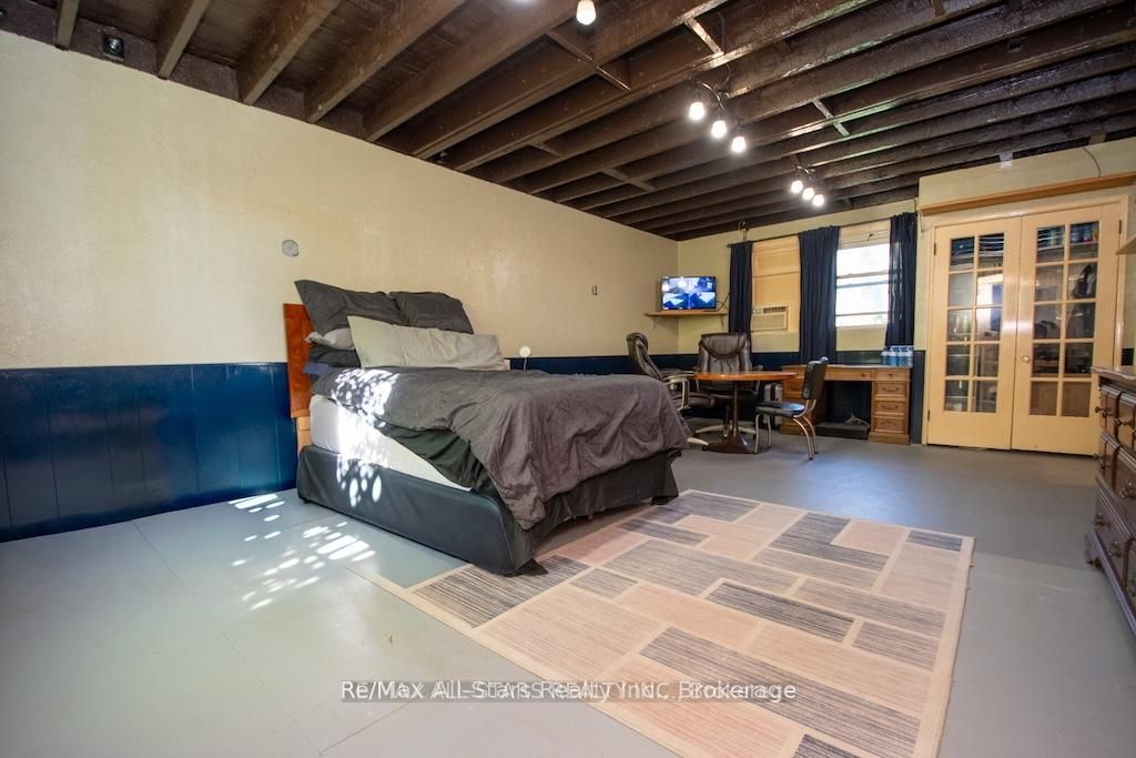 1463 Highway 7a Property Photo 17