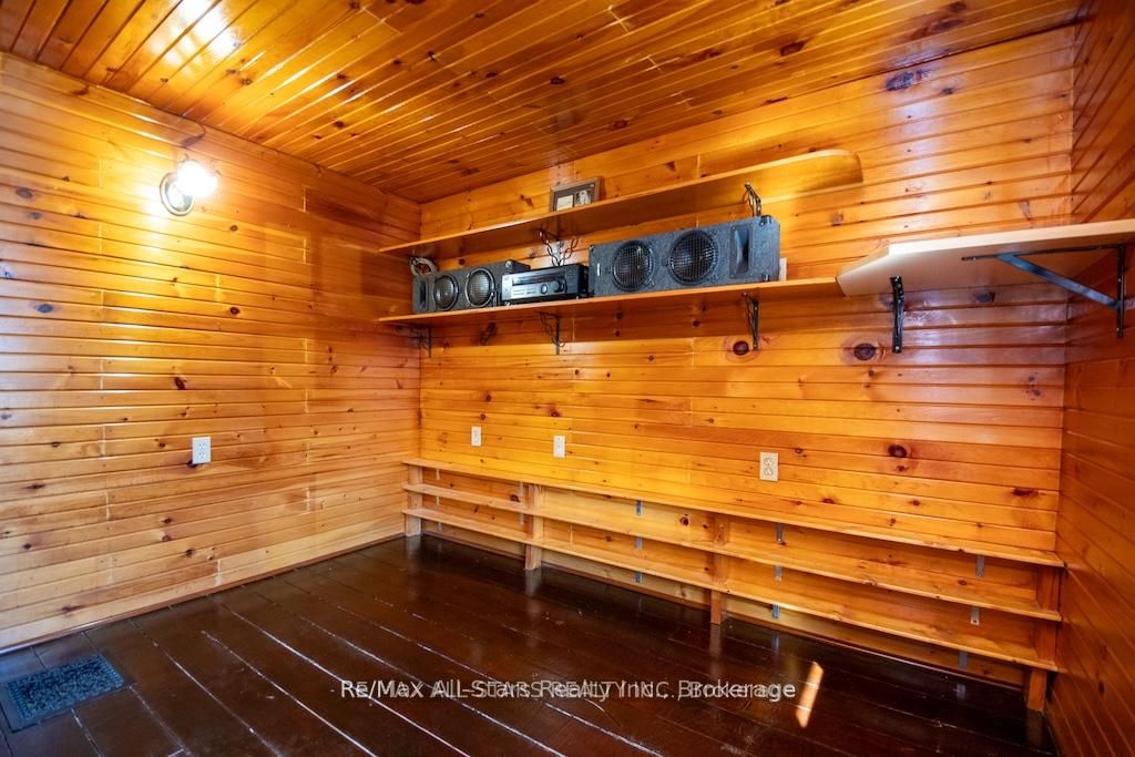 1463 Highway 7a Property Photo 26