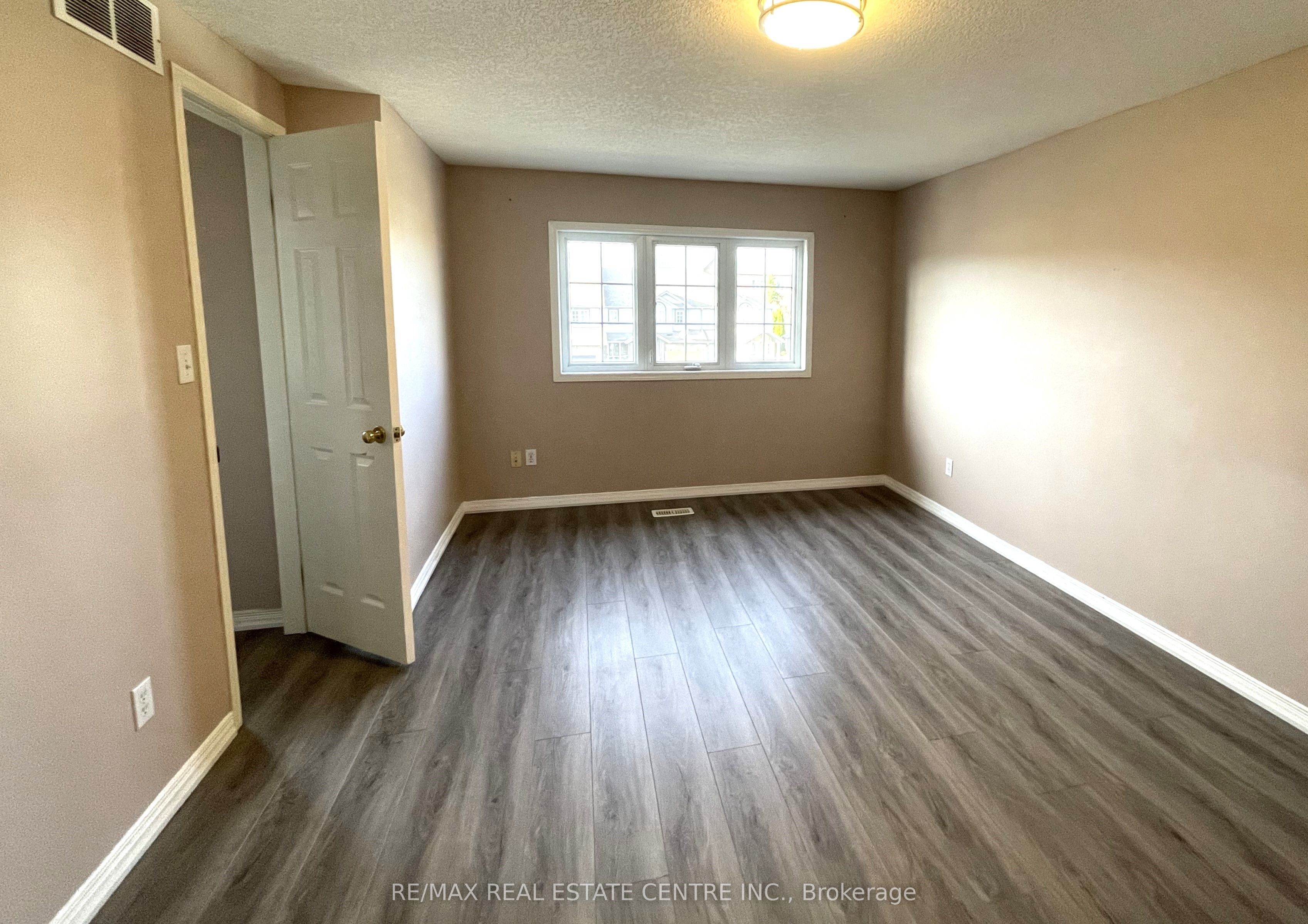 300 Activa Avenue Property Photo 5