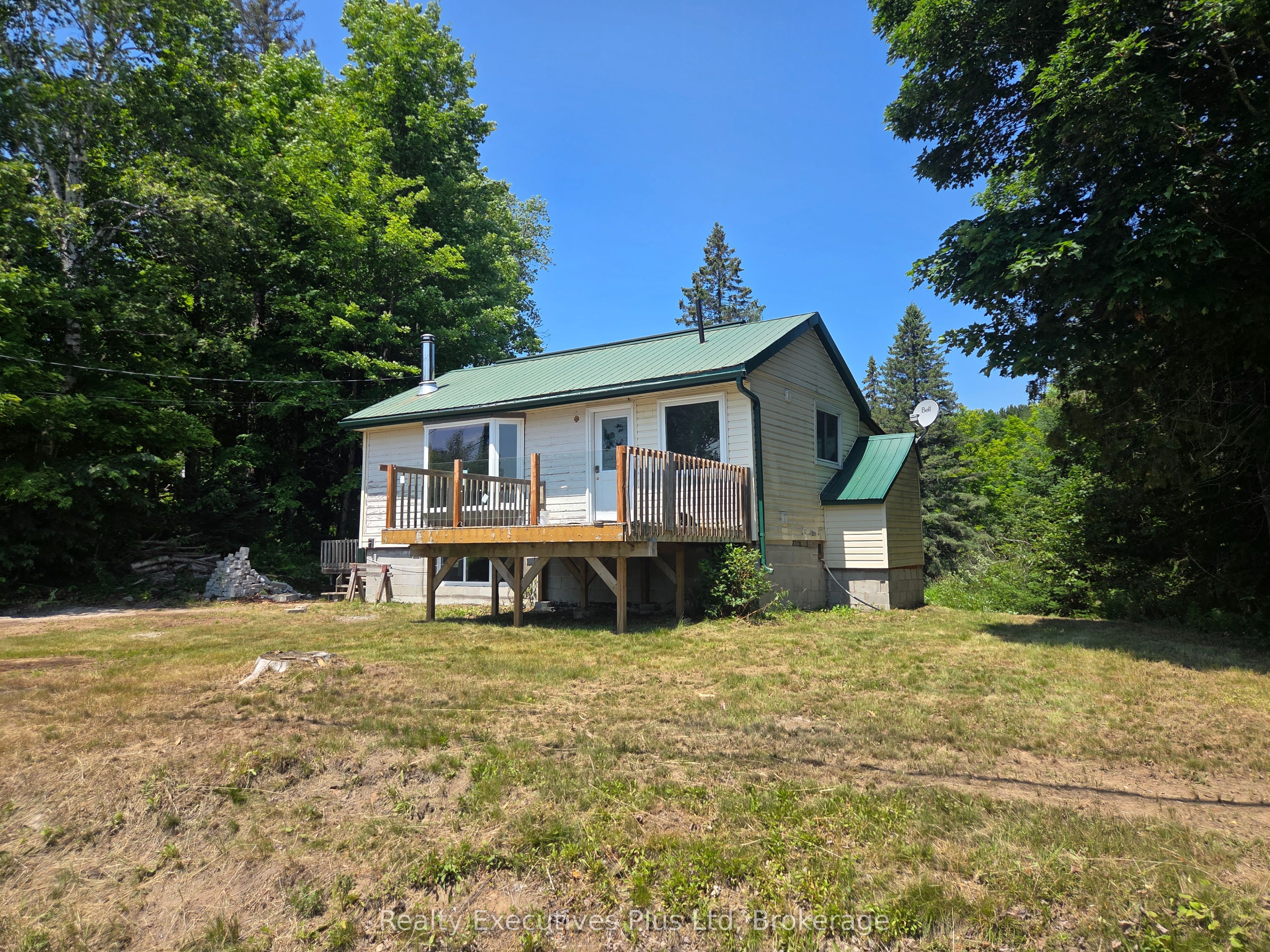 2011 North Shore Road Property Photo 2