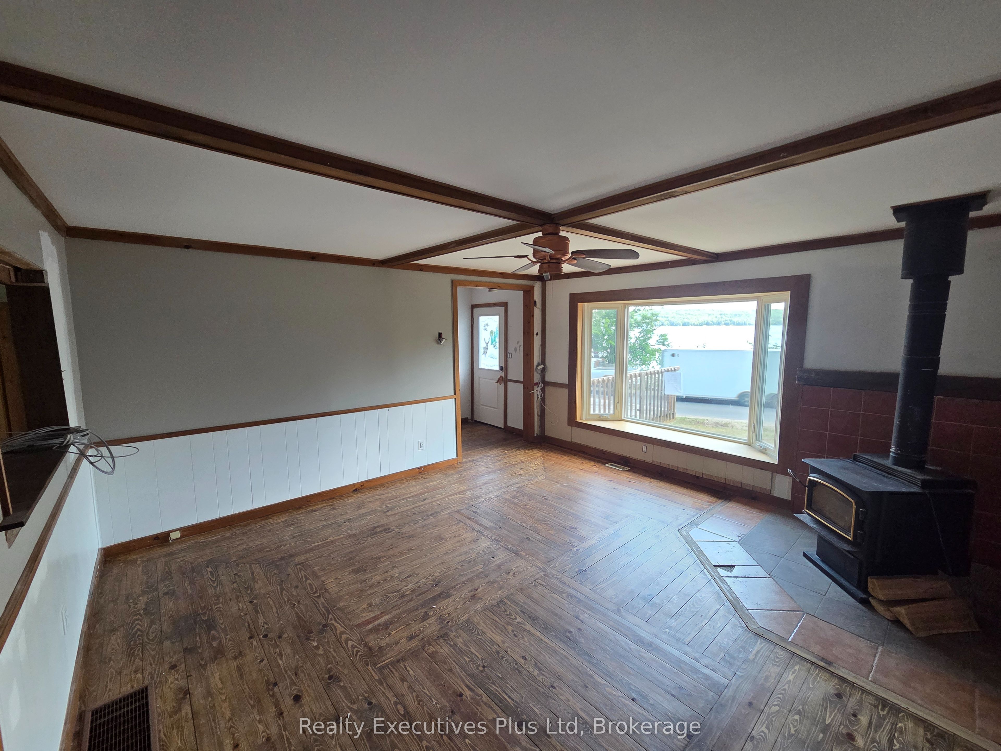 2011 North Shore Road Property Photo 11