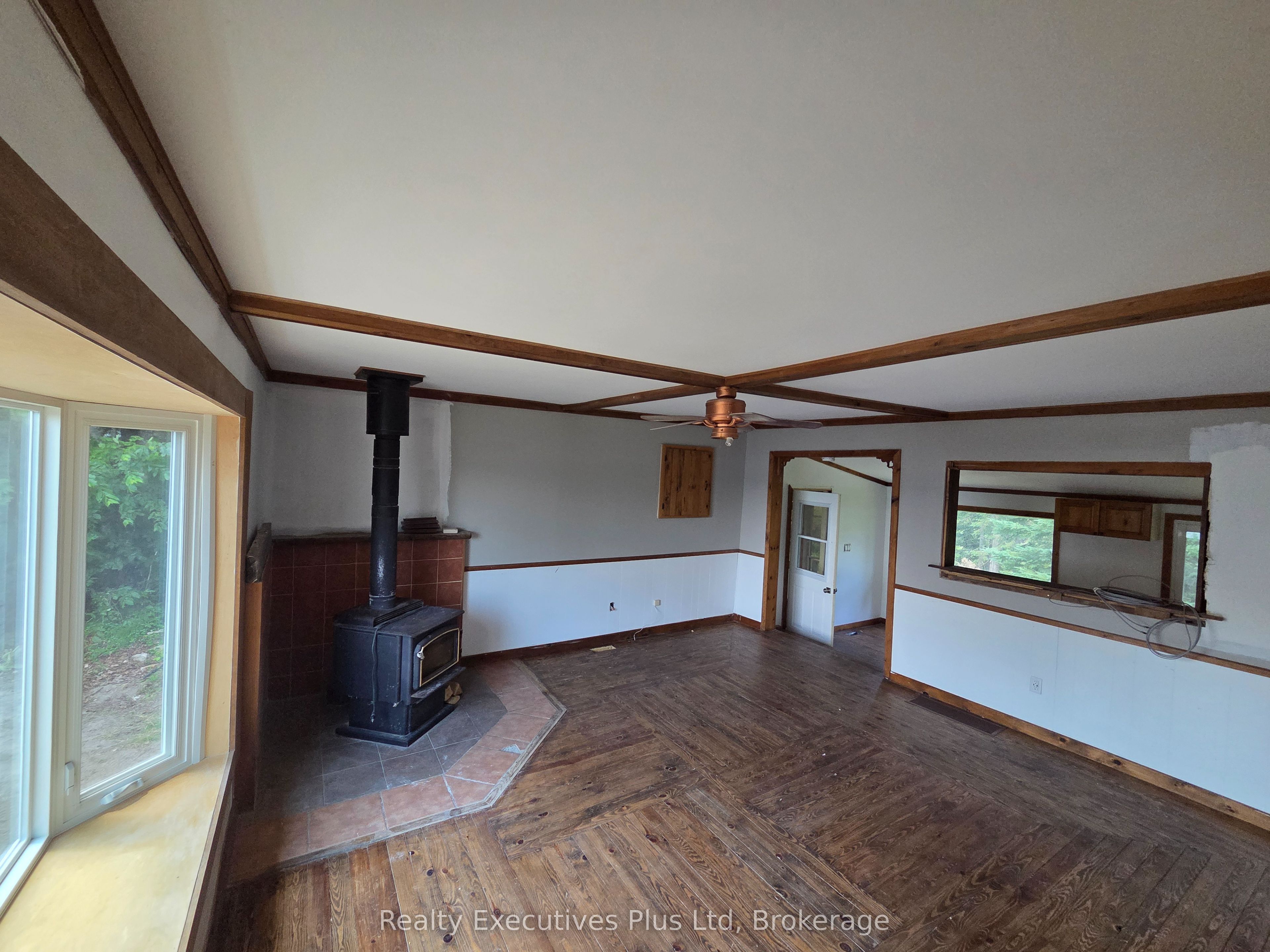 2011 North Shore Road Property Photo 12