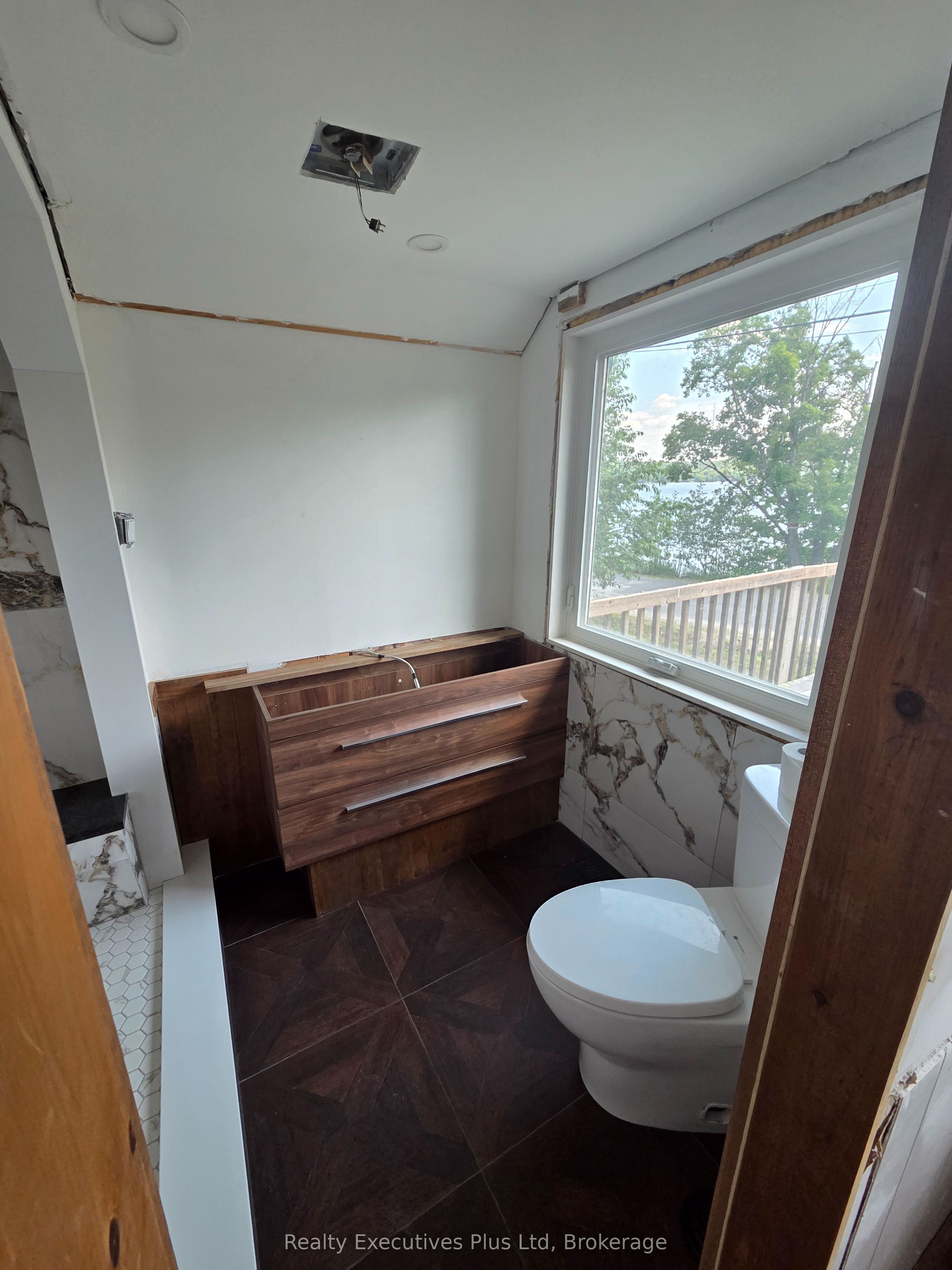 2011 North Shore Road Property Photo 16