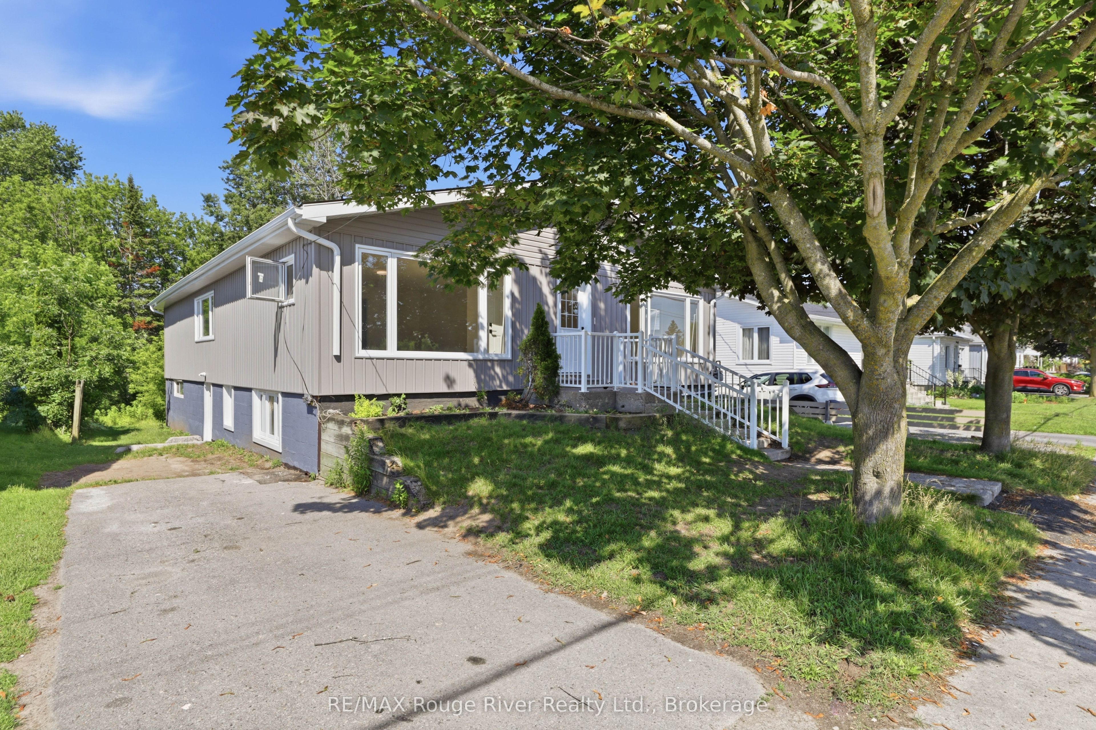 144 Macdonald Avenue Unit A Property Photo 1