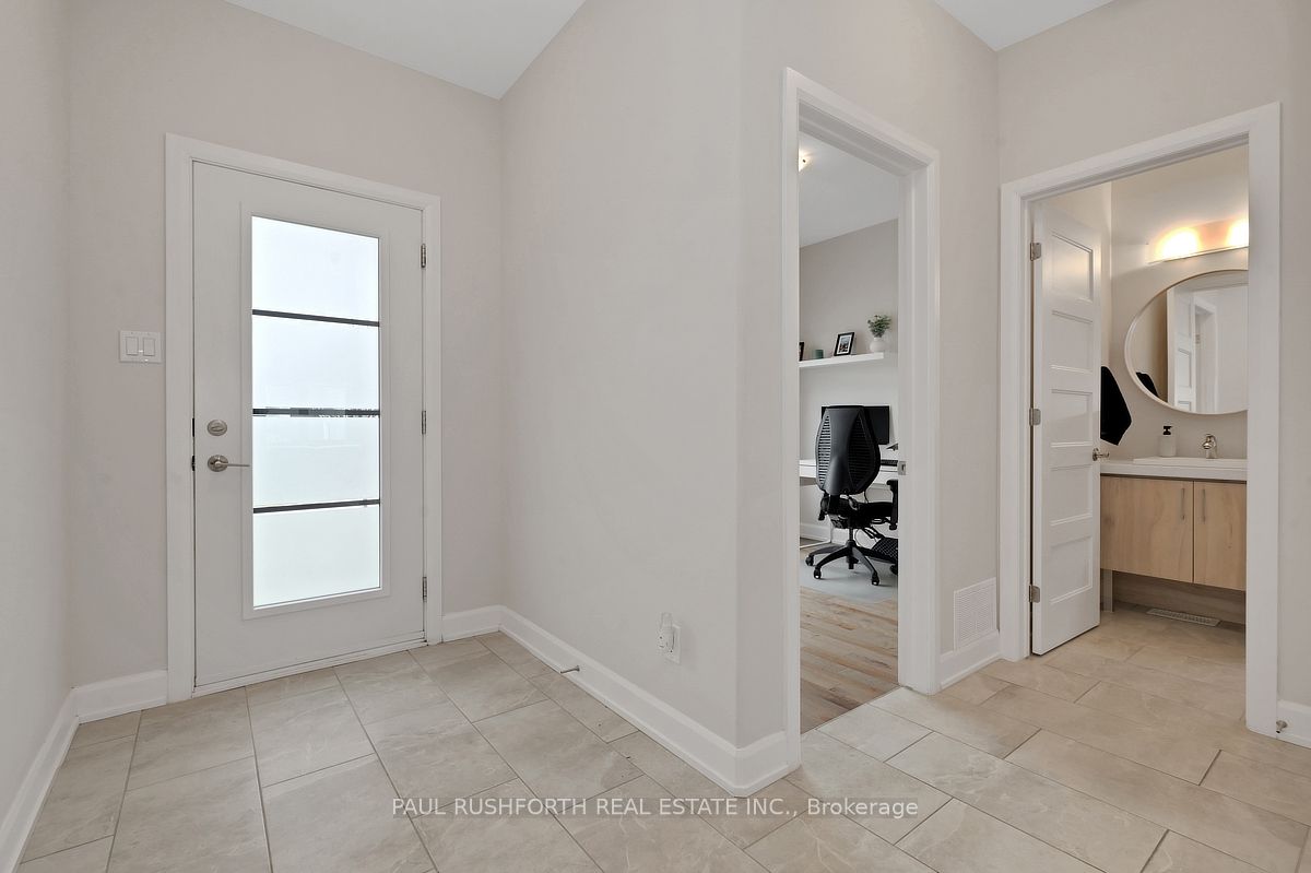 624 Geneva Crescent Property Photo 3
