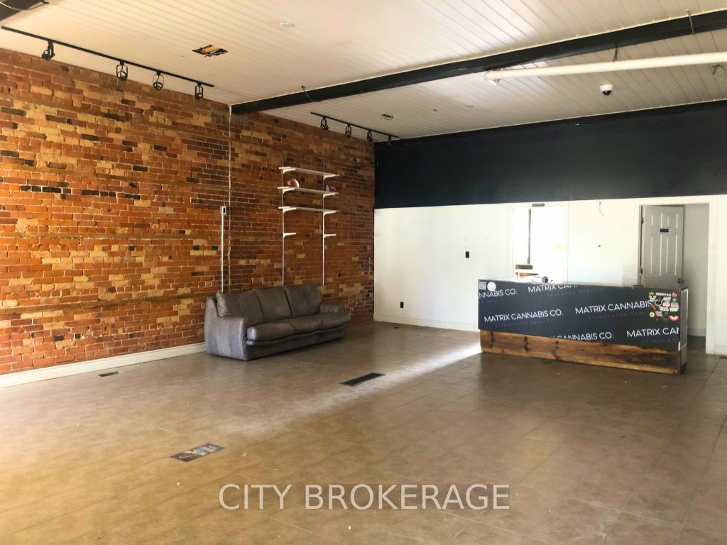 774 Barton Street E Property Photo 3