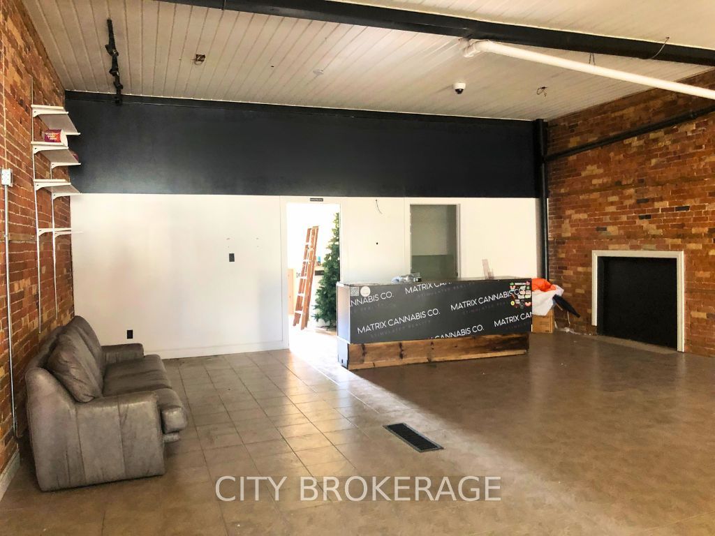 774 Barton Street E Property Photo 6